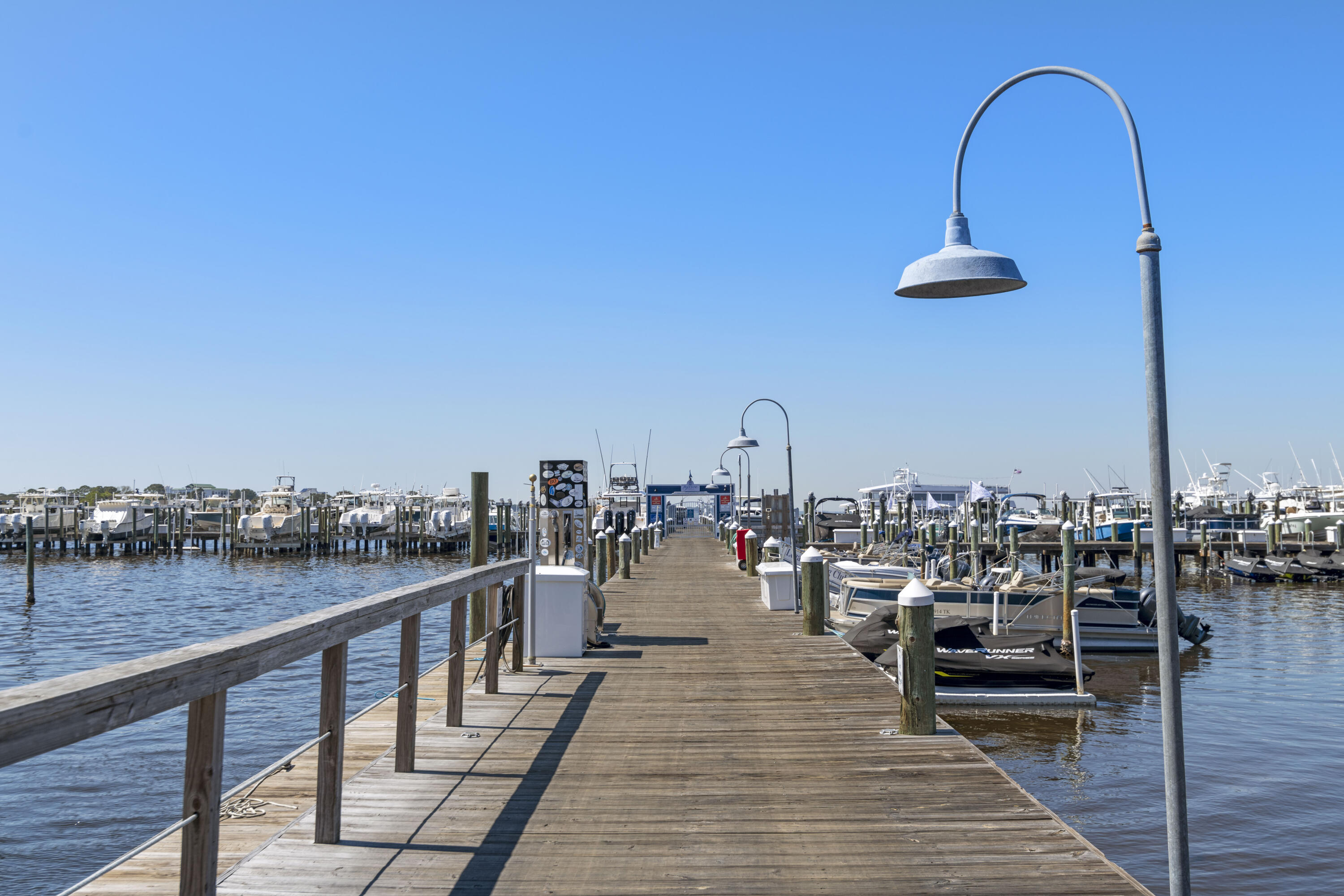 9100 Baytowne Wharf Boulevard, 550-551