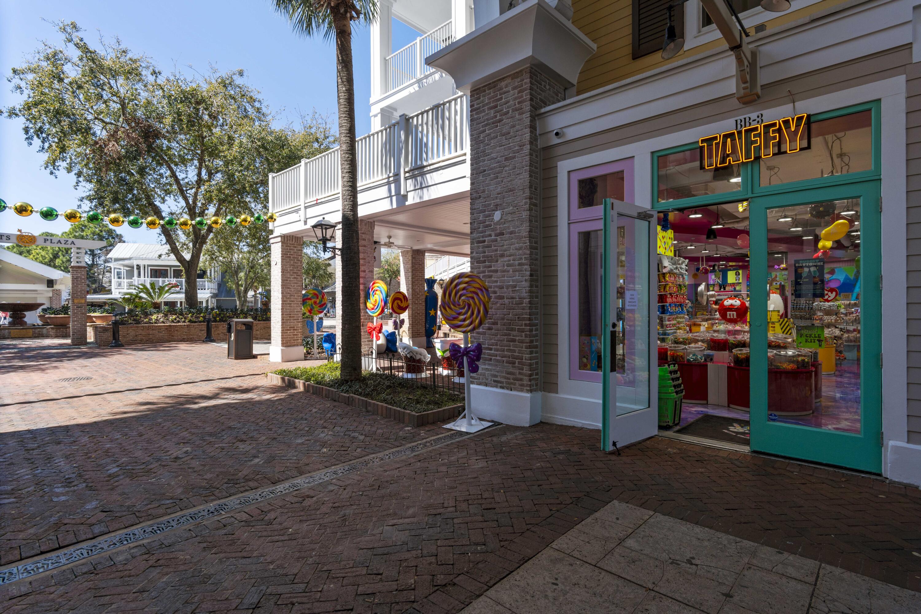 9100 Baytowne Wharf Boulevard, 550-551