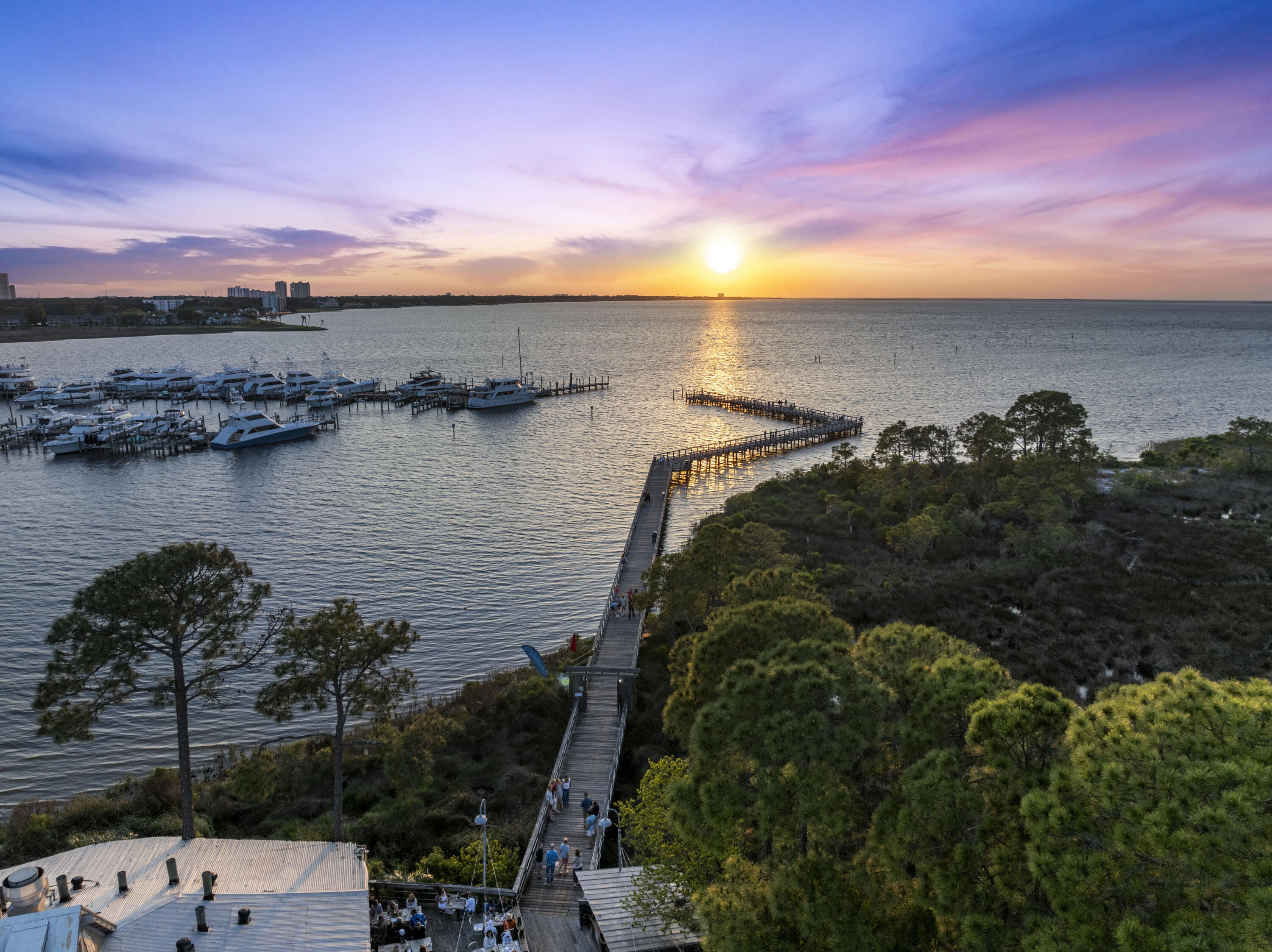 9100 Baytowne Wharf Boulevard, 550-551