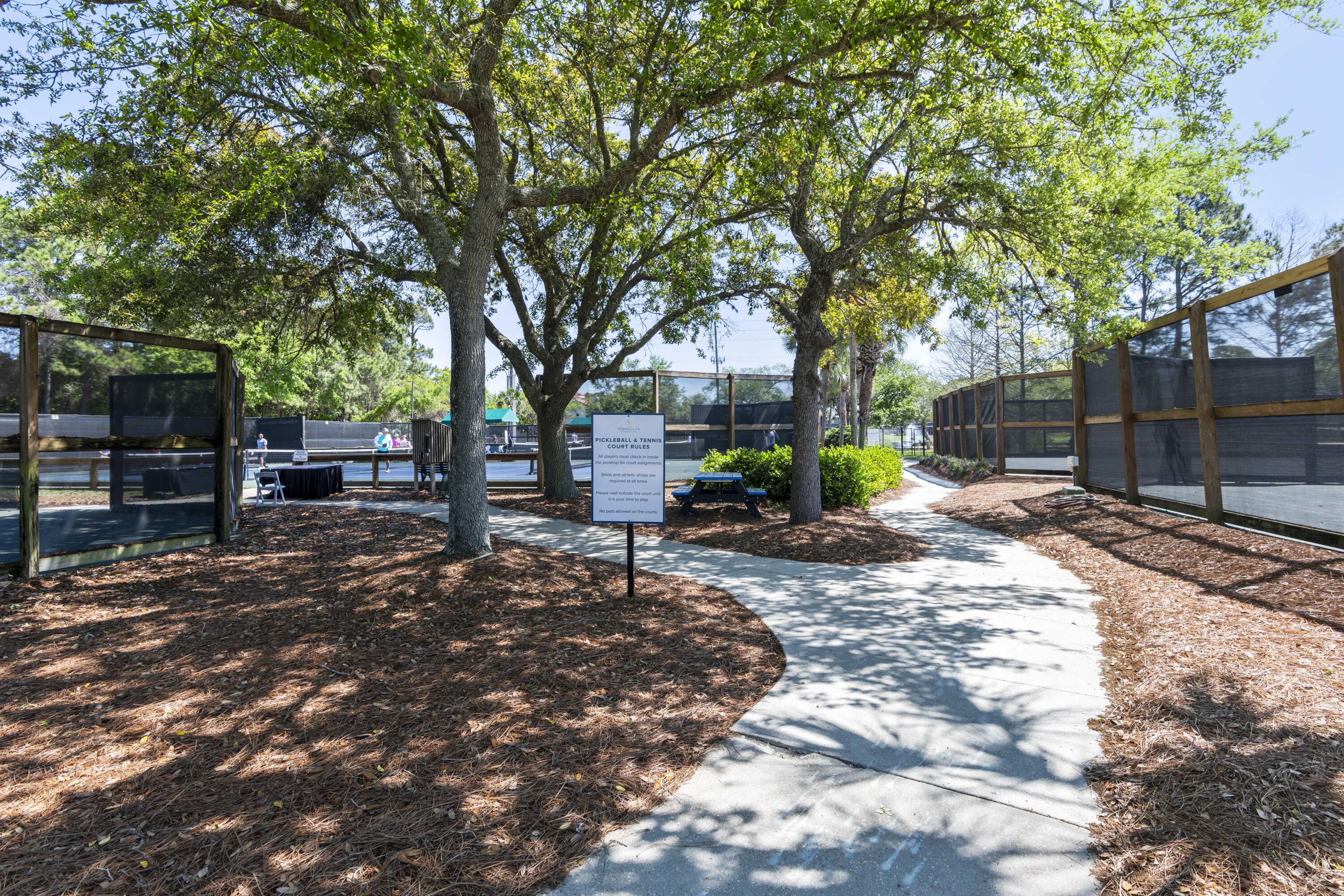 9100 Baytowne Wharf Boulevard, 550-551