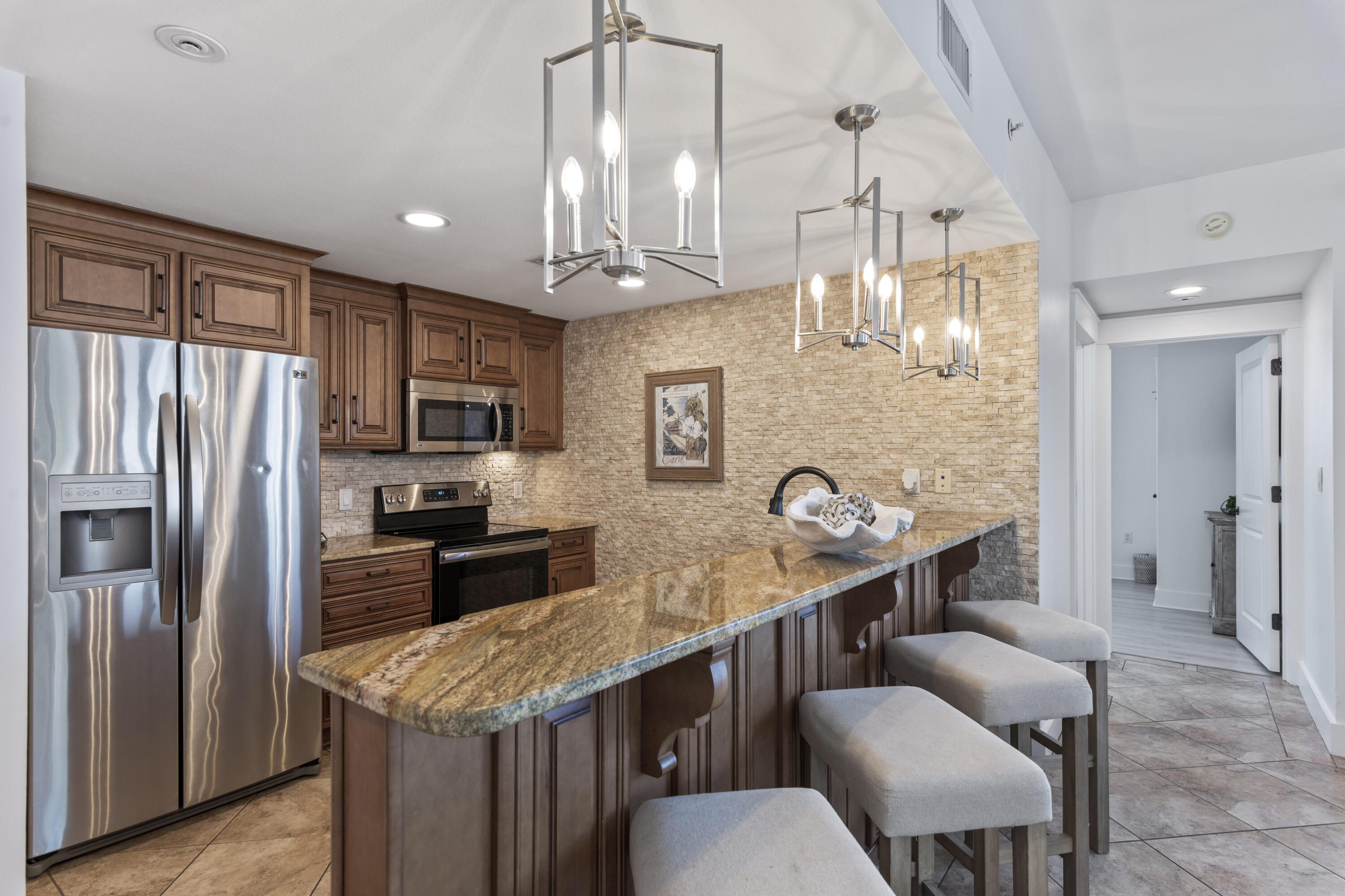 9100 Baytowne Wharf Boulevard, 550-551