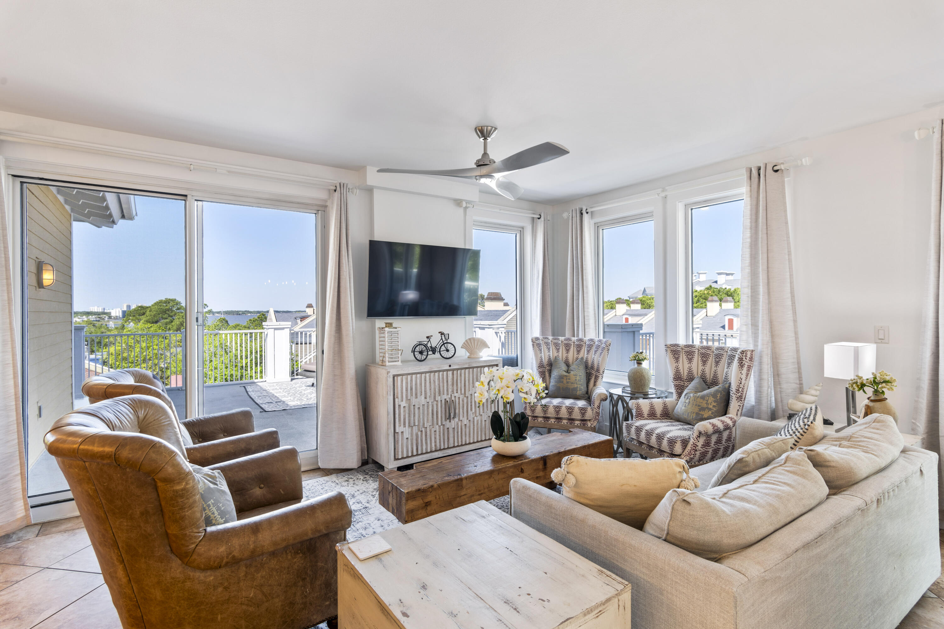 9100 Baytowne Wharf Boulevard, 550-551