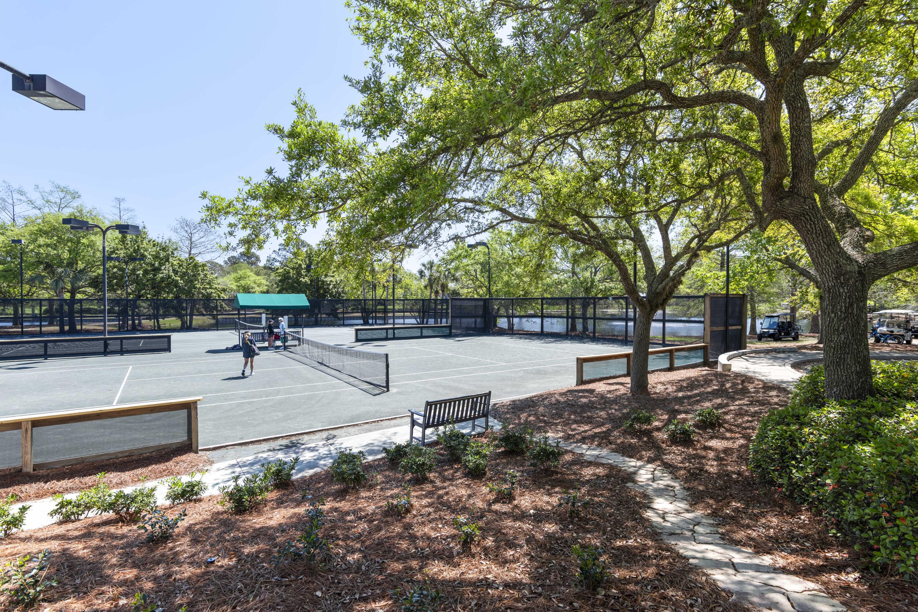 9100 Baytowne Wharf Boulevard, 550-551