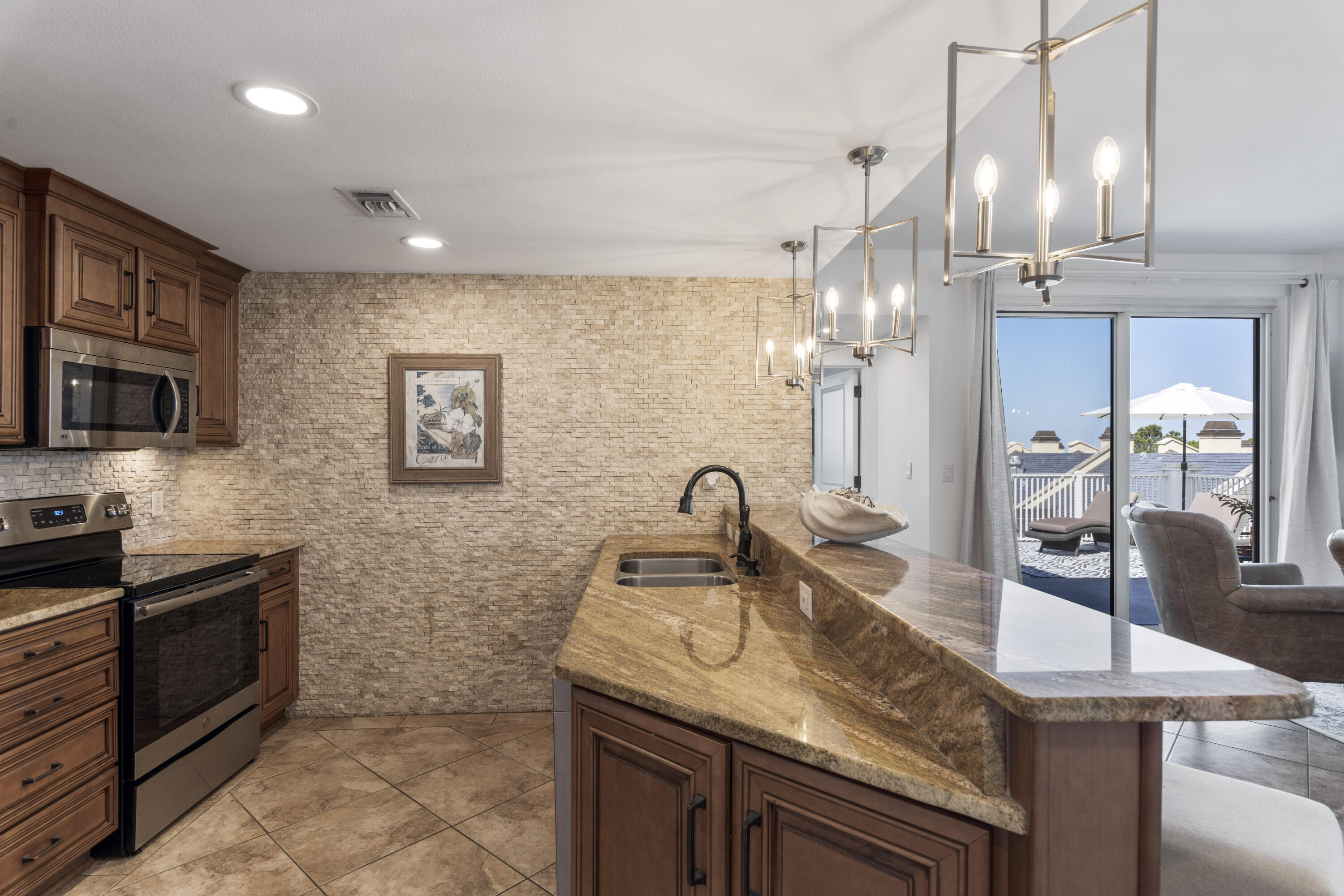 9100 Baytowne Wharf Boulevard, 550-551