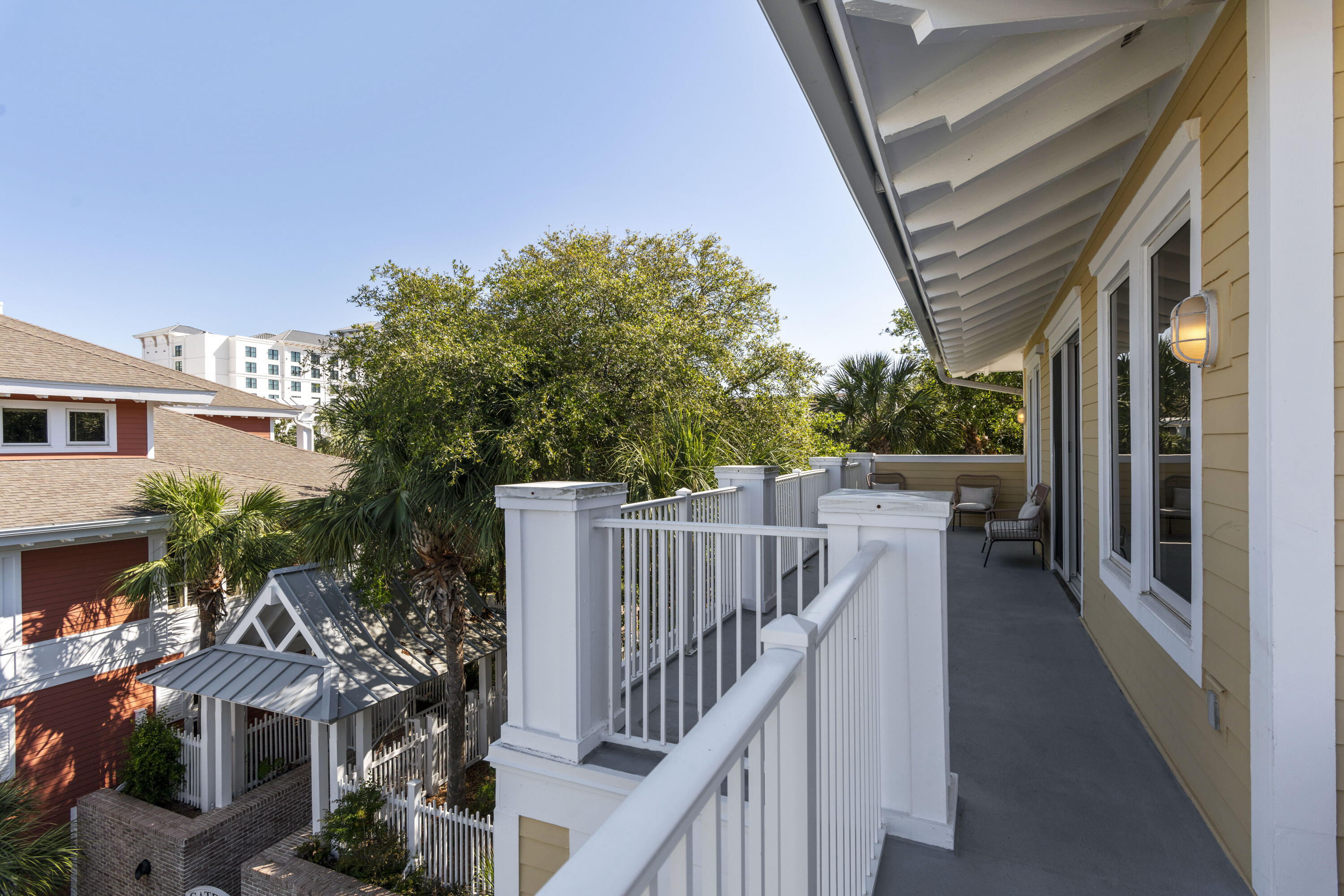 9100 Baytowne Wharf Boulevard, 550-551