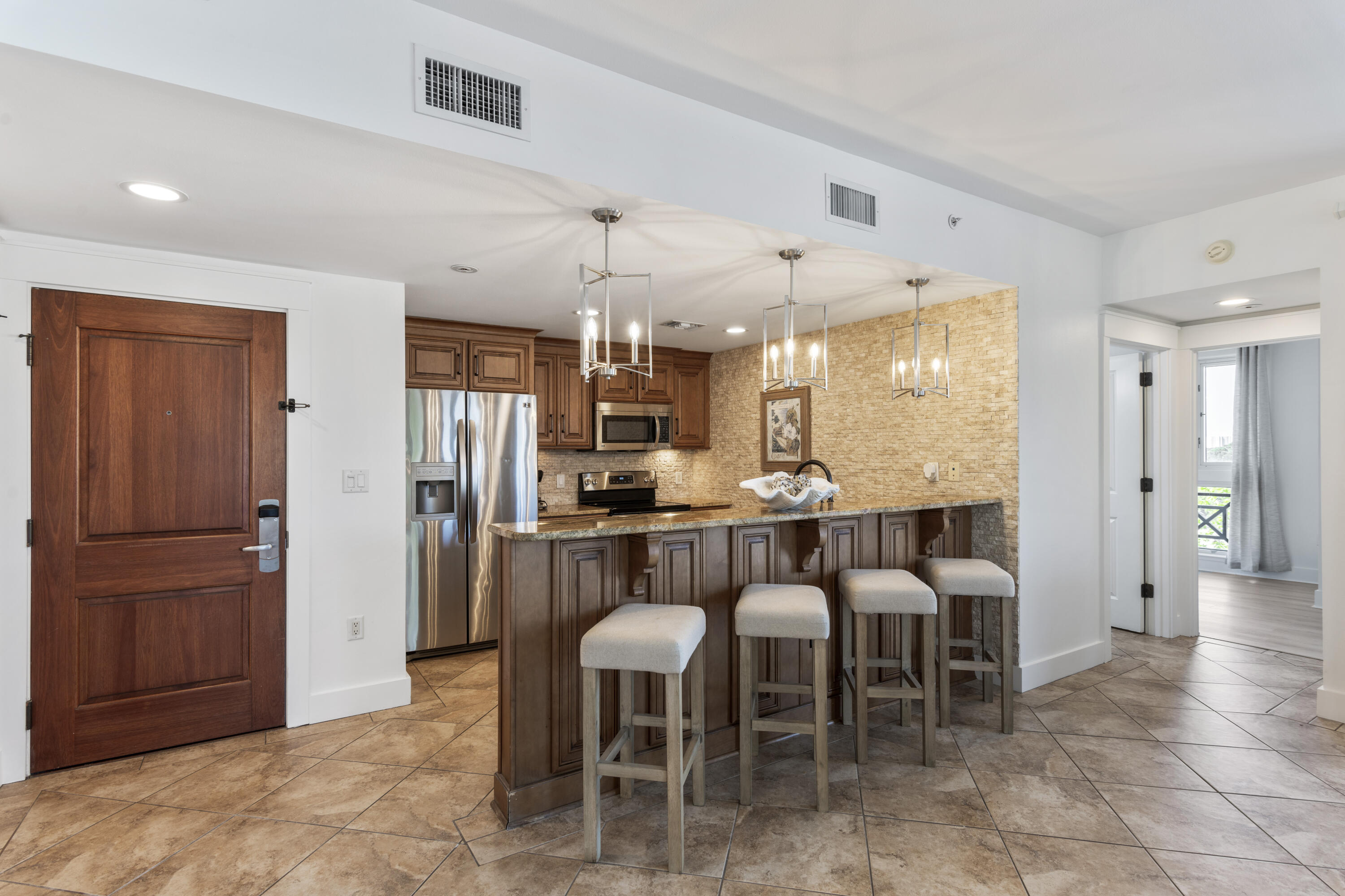 9100 Baytowne Wharf Boulevard, 550-551