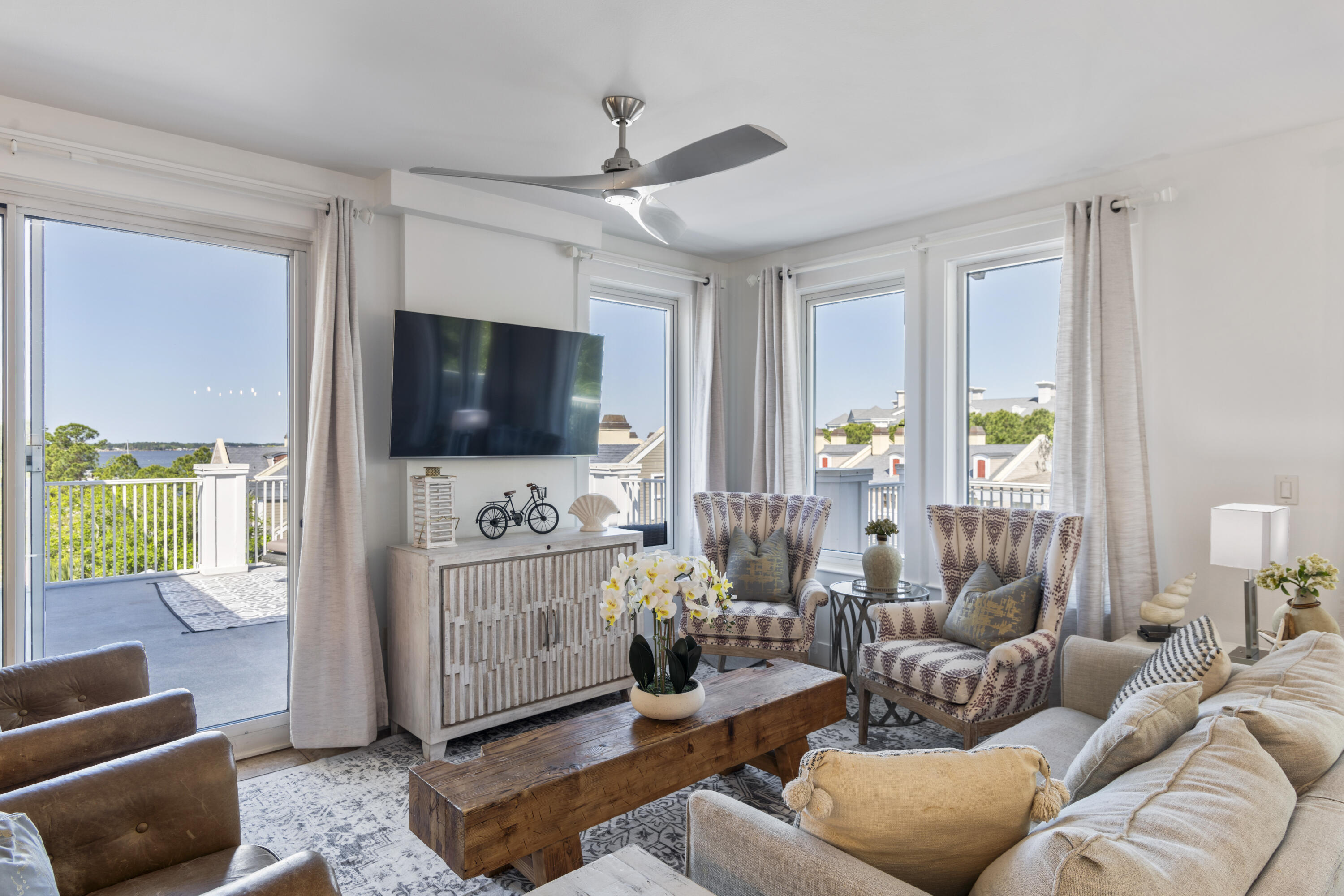 9100 Baytowne Wharf Boulevard, 550-551