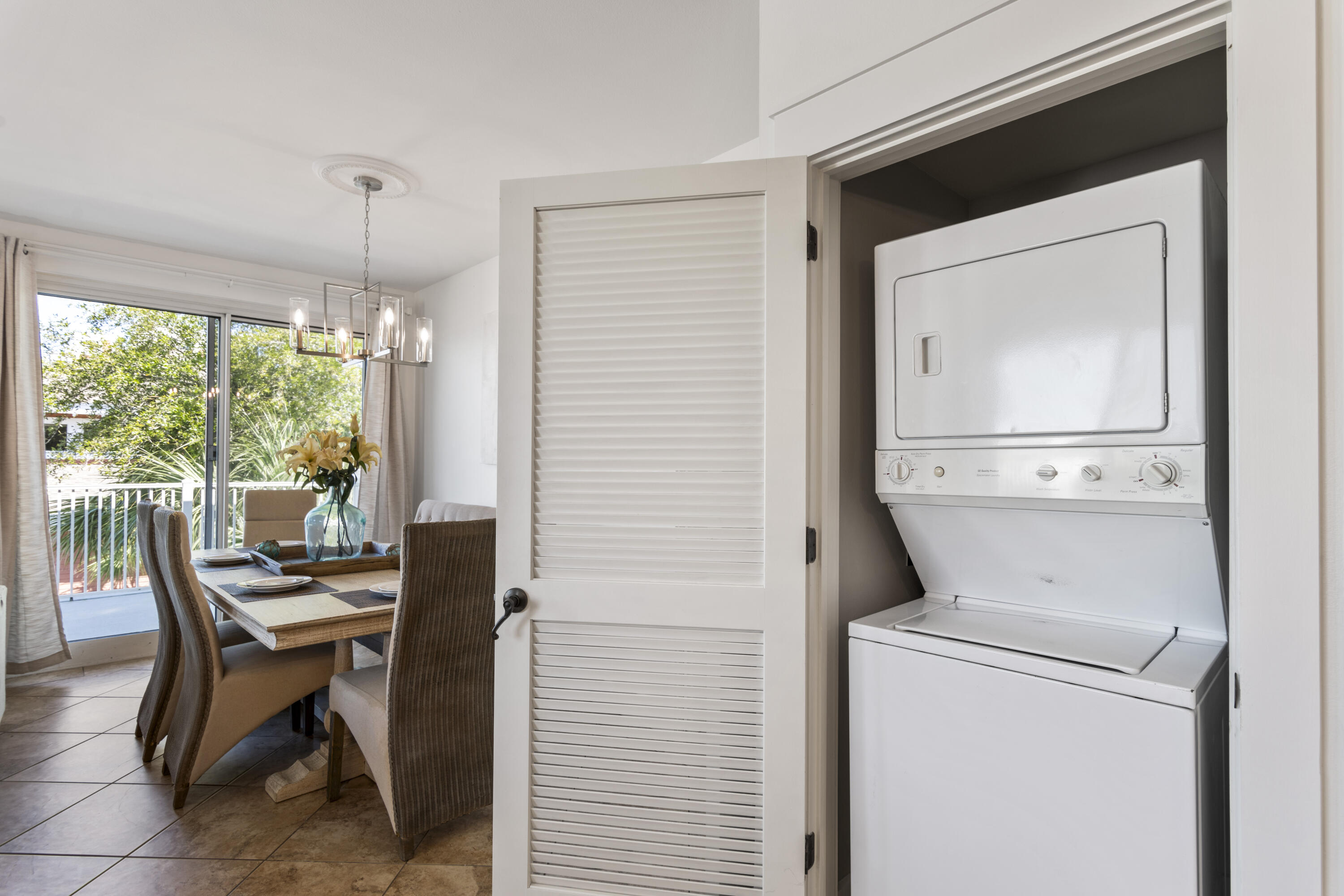 9100 Baytowne Wharf Boulevard, 550-551