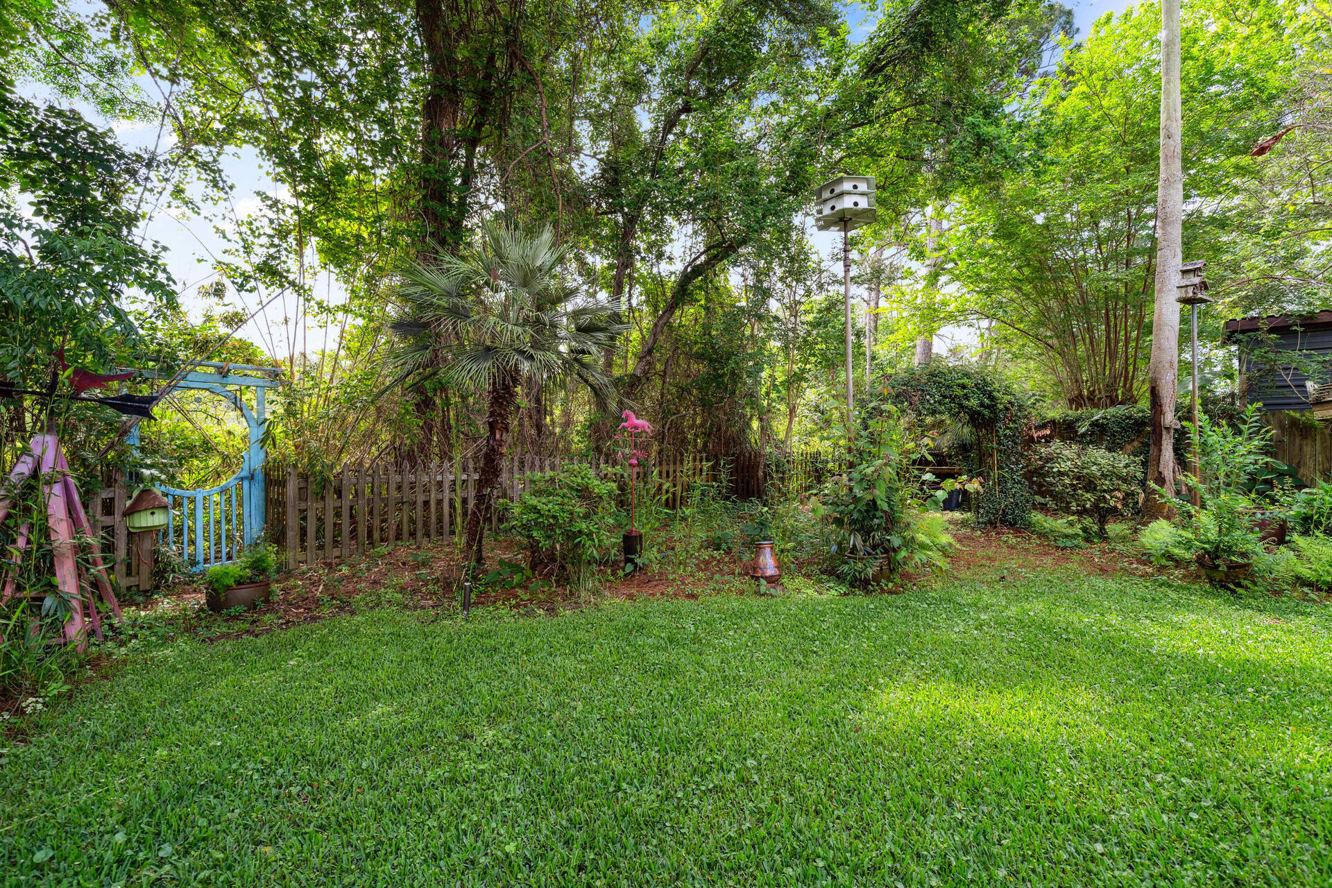 1200 Bay Court
