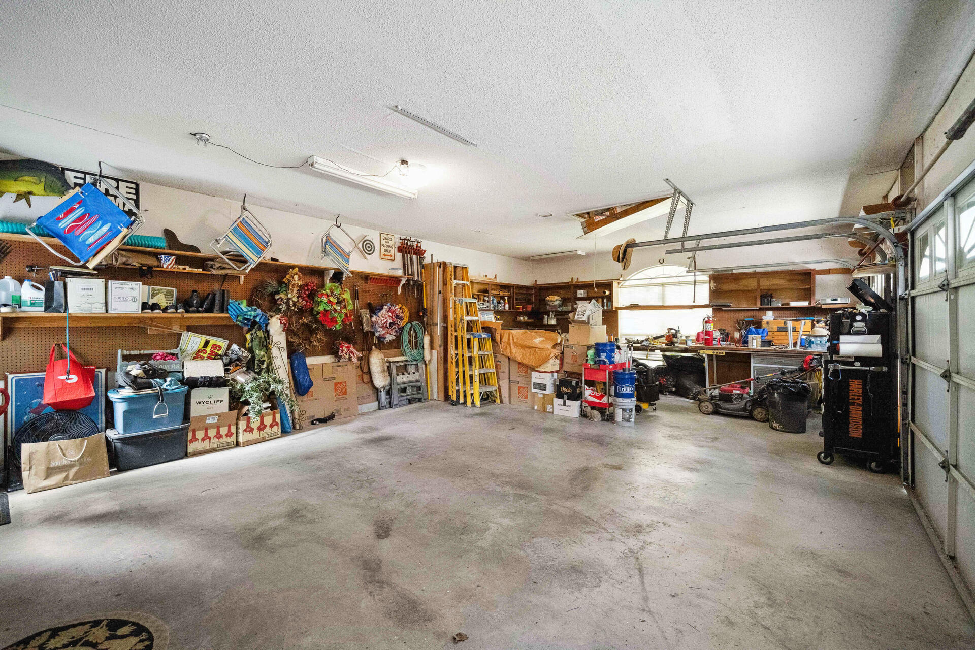 1200 Bay Court
