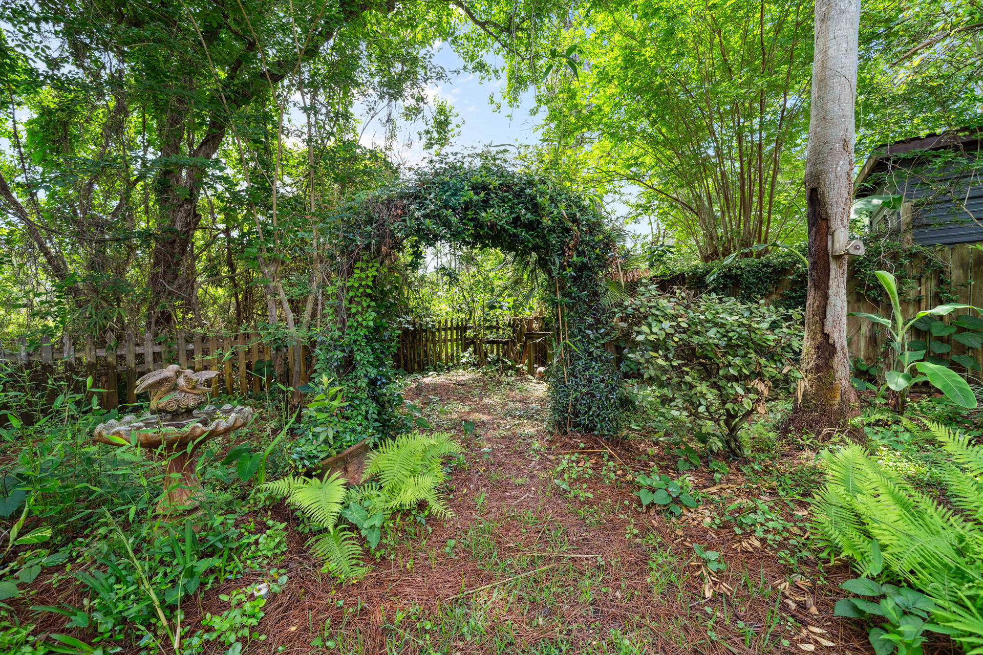 1200 Bay Court