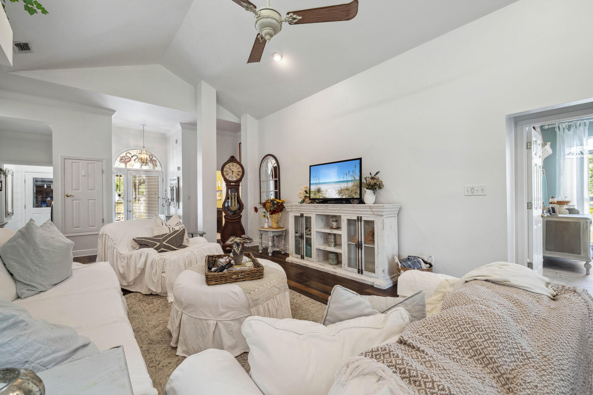 1200 Bay Court