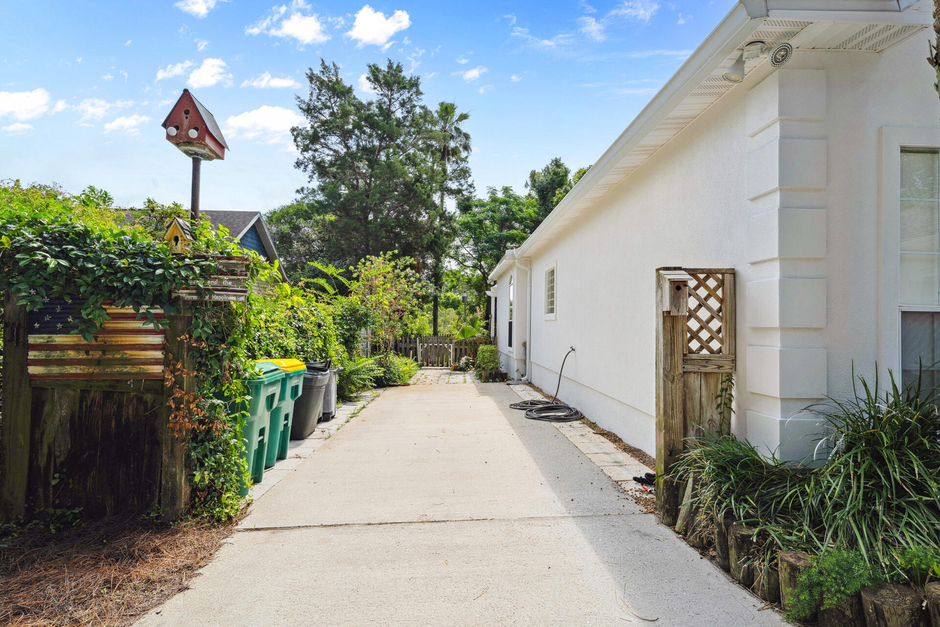 1200 Bay Court