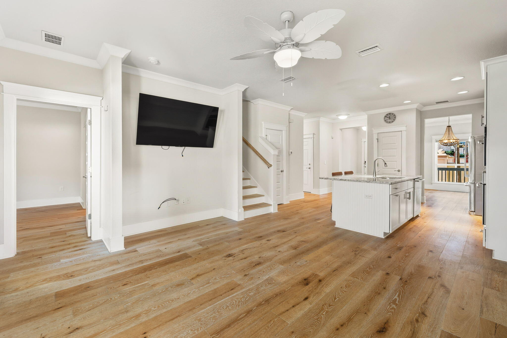 11 S Grande Pointe Drive