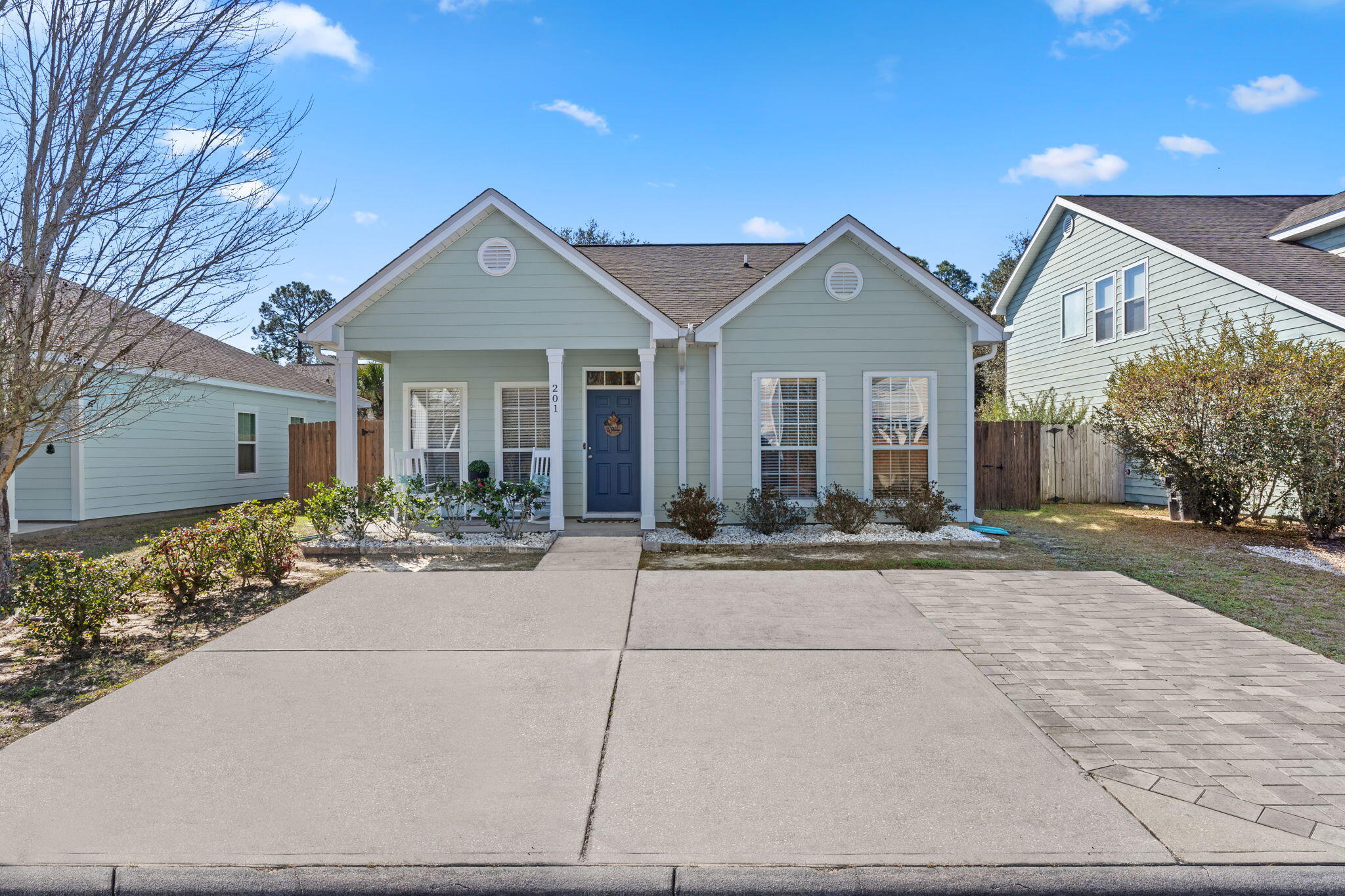 201 Water Oaks Loop