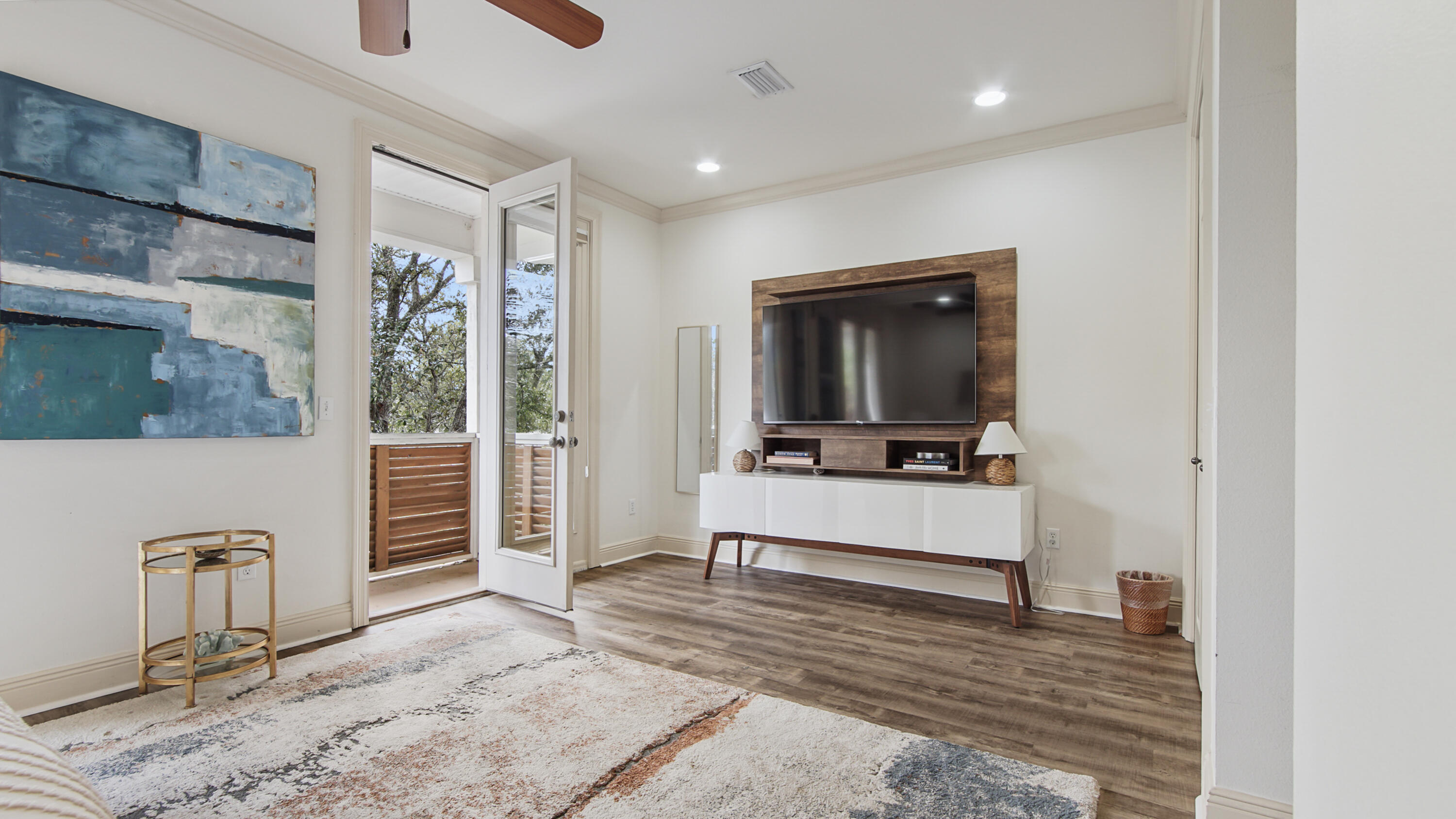 13 W Henry Court # 5-2