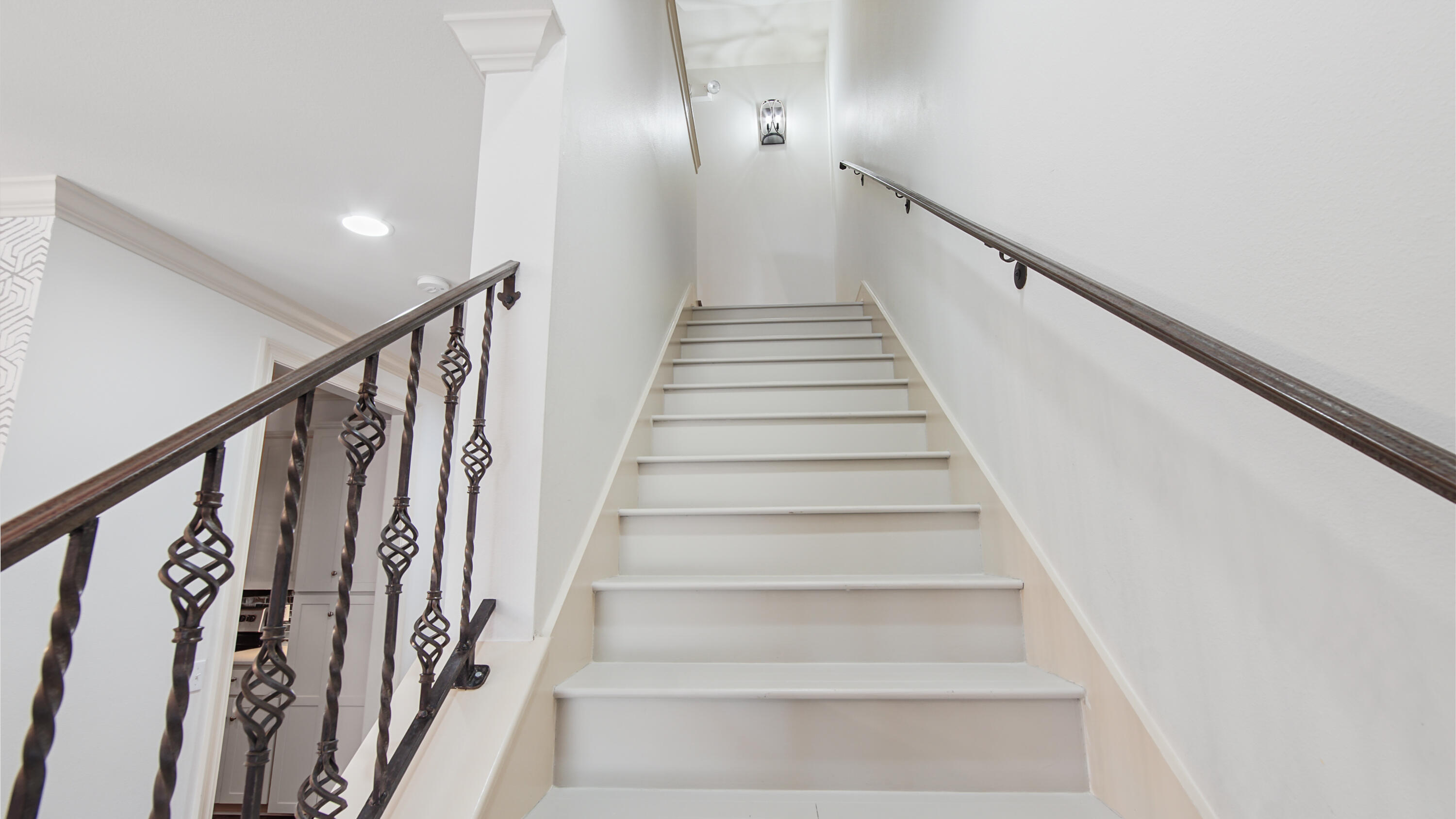 13 W Henry Court # 5-2