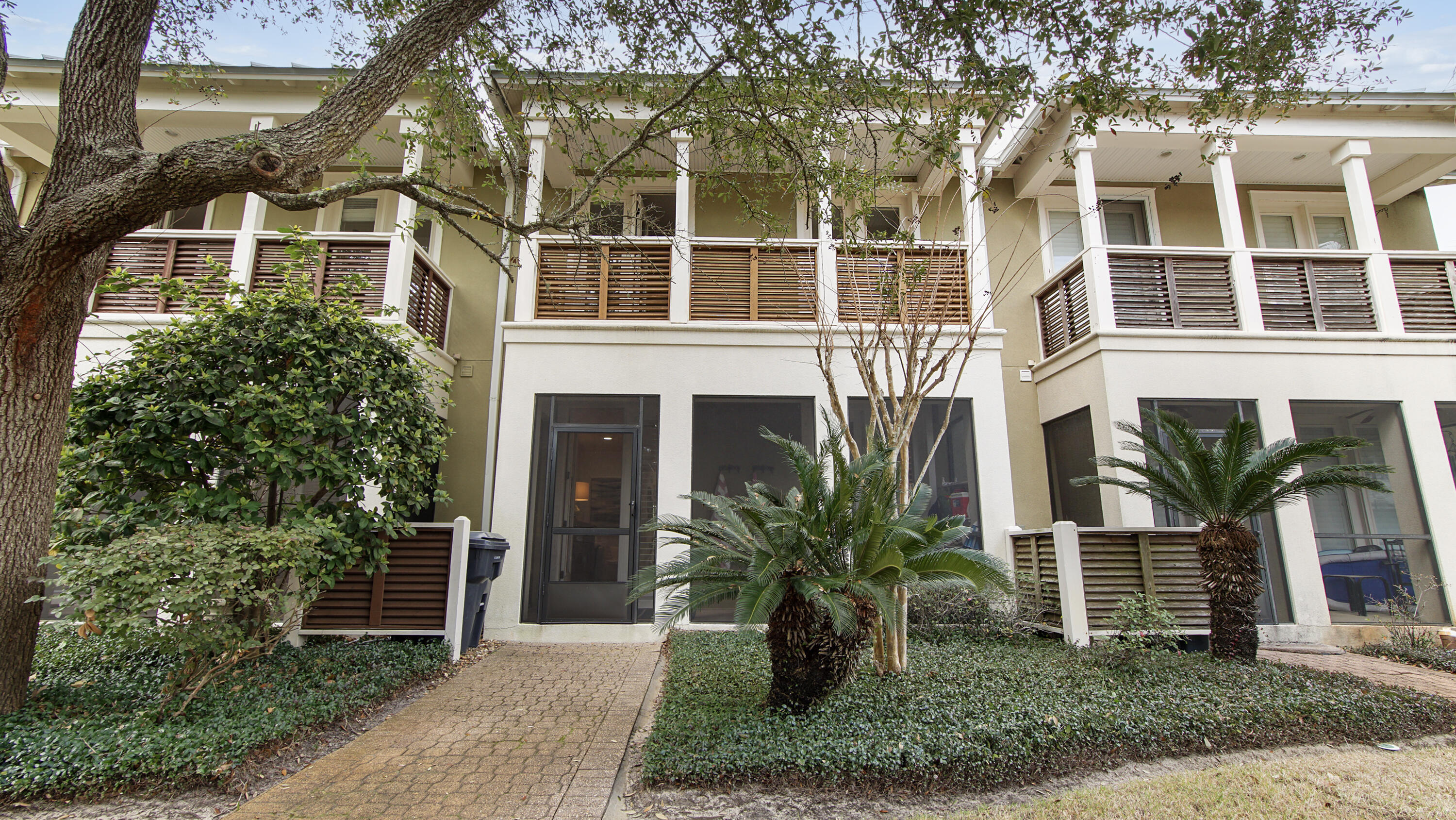 13 W Henry Court # 5-2