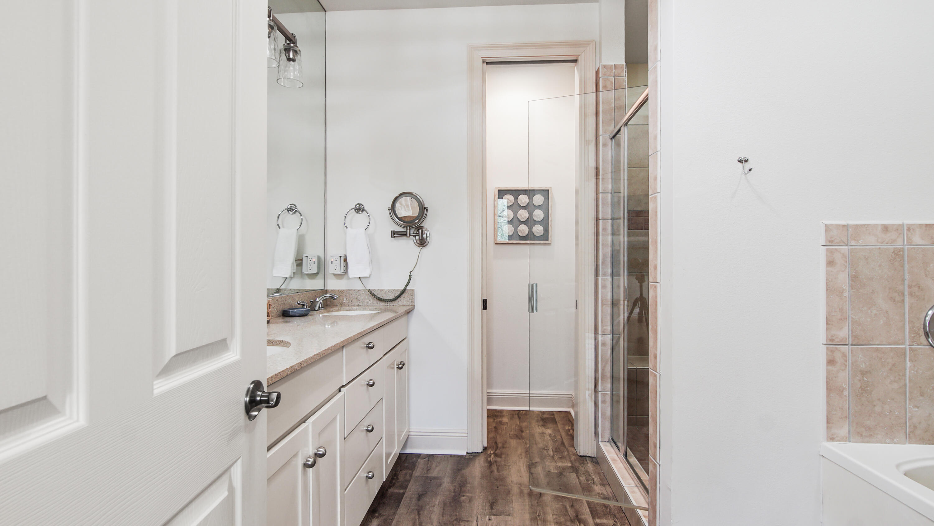 13 W Henry Court # 5-2