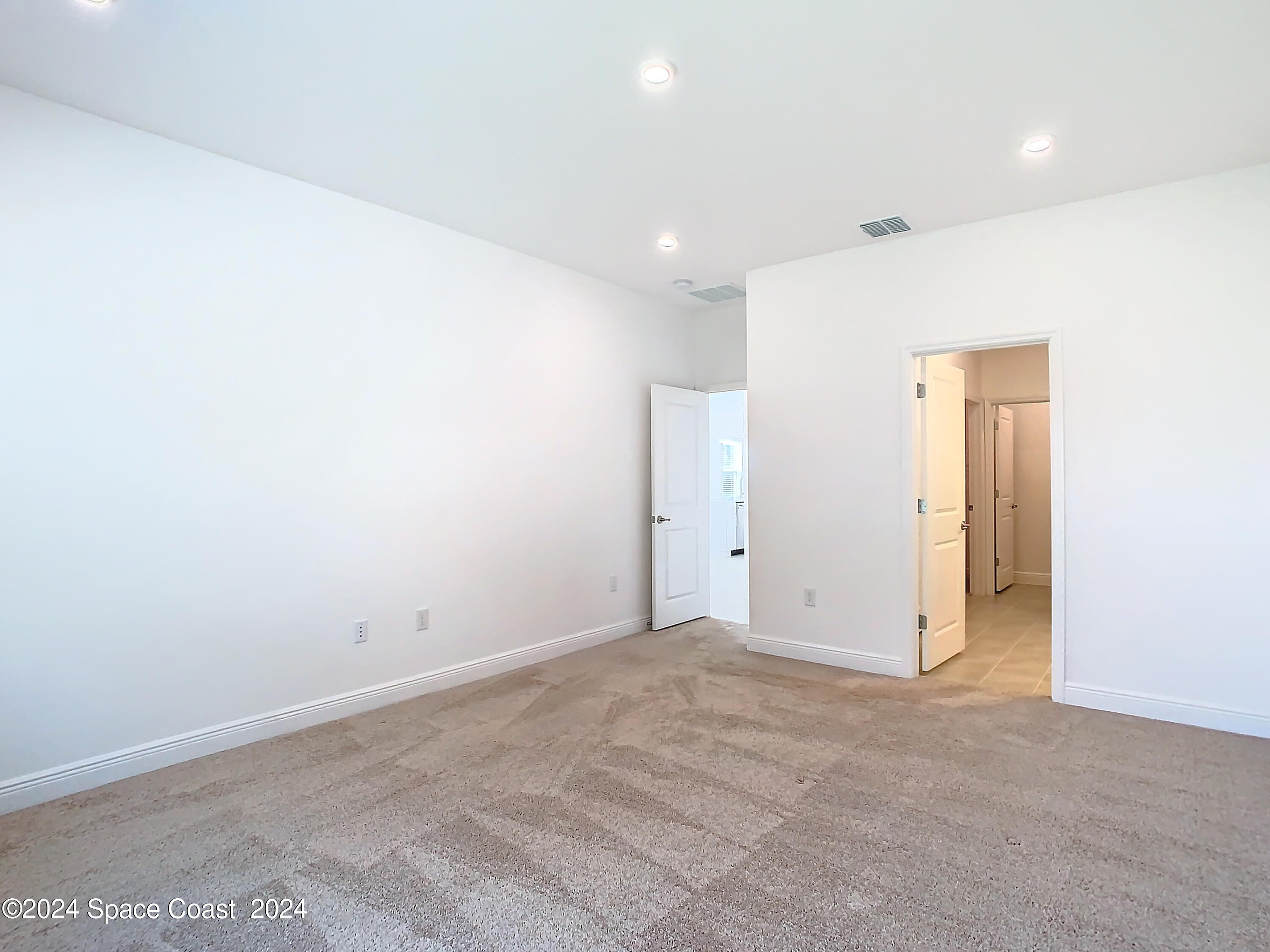 1035 Grantham Lane SE