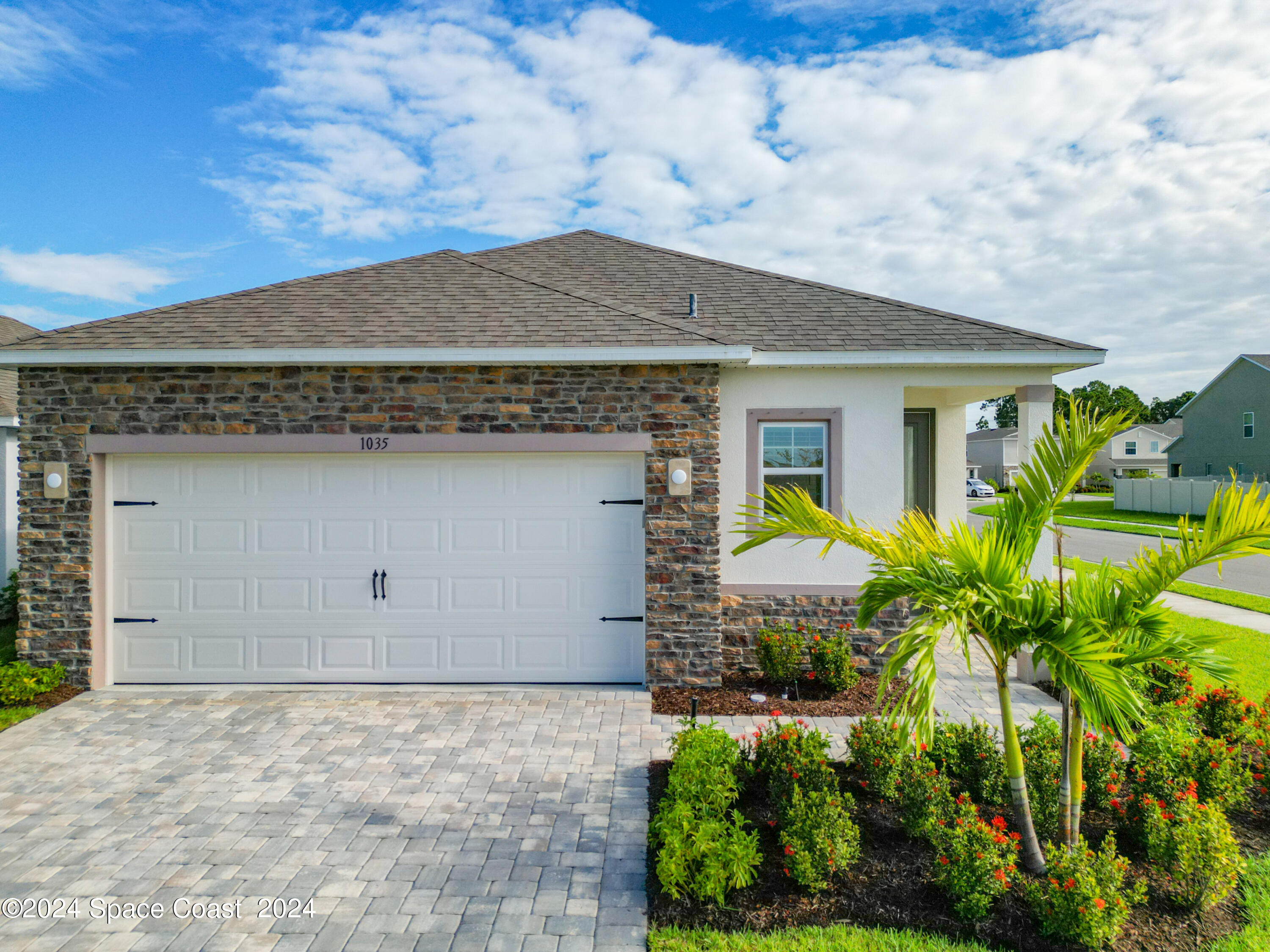 1035 Grantham Lane SE