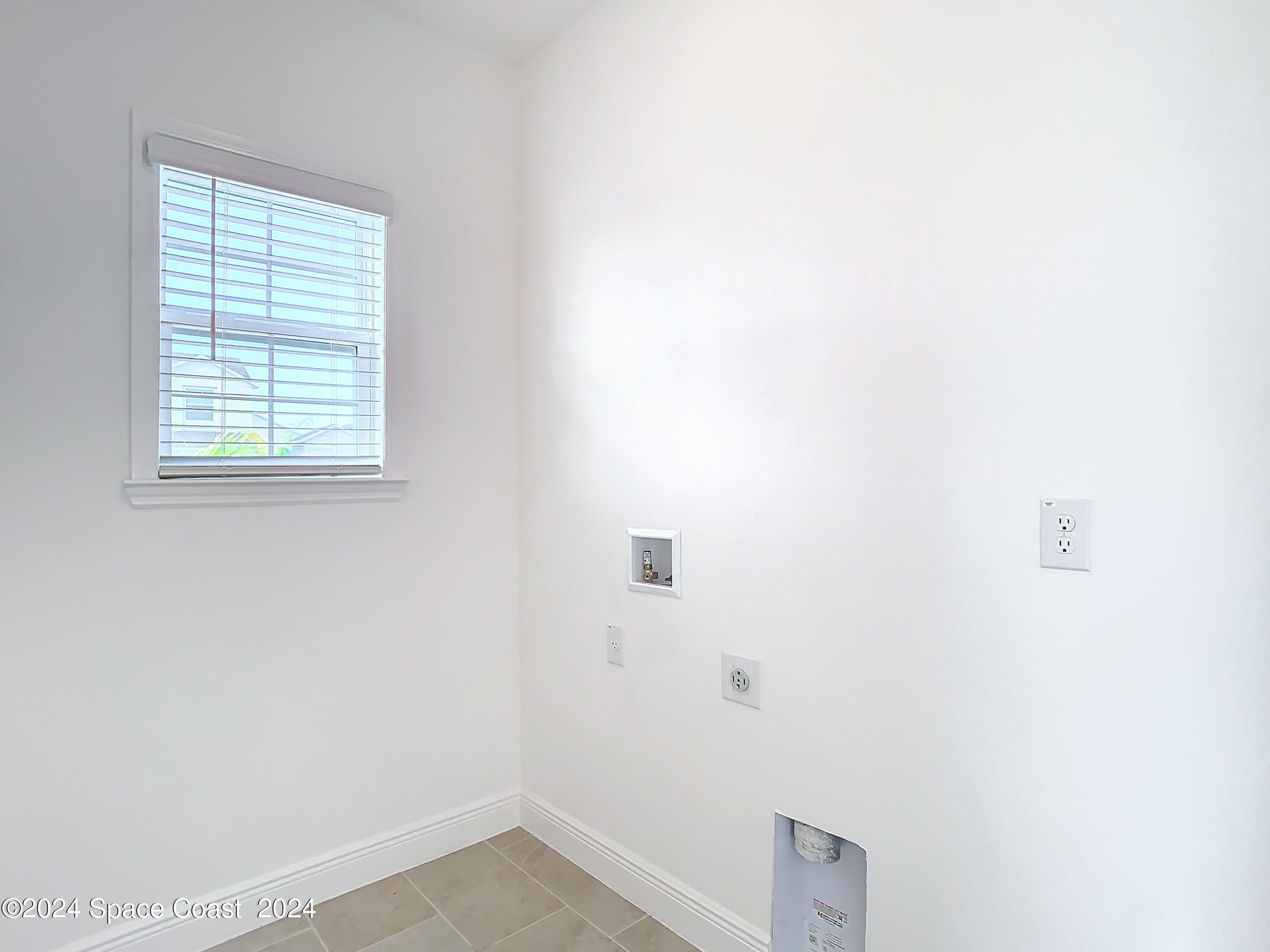 1035 Grantham Lane SE