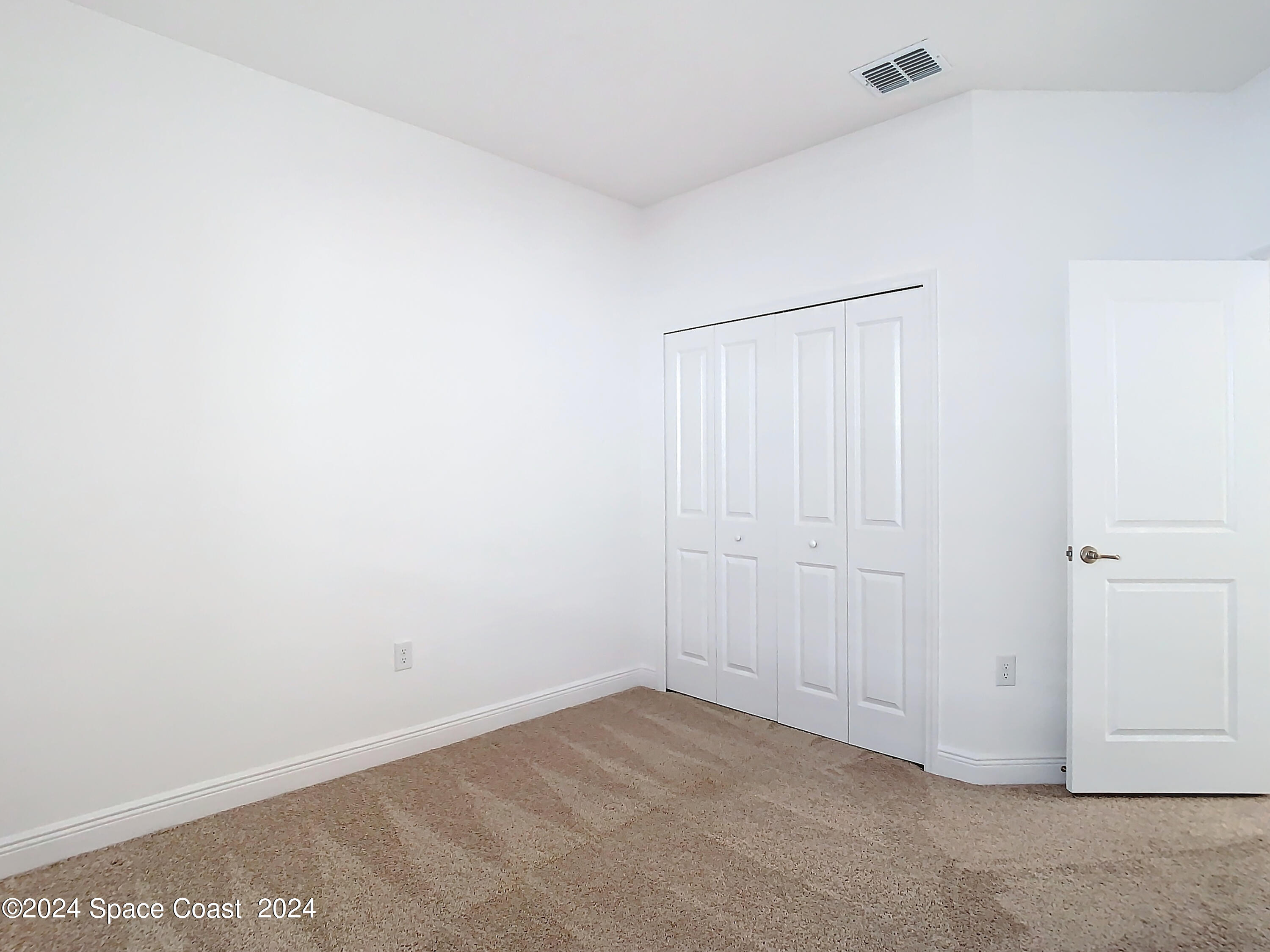 1035 Grantham Lane SE