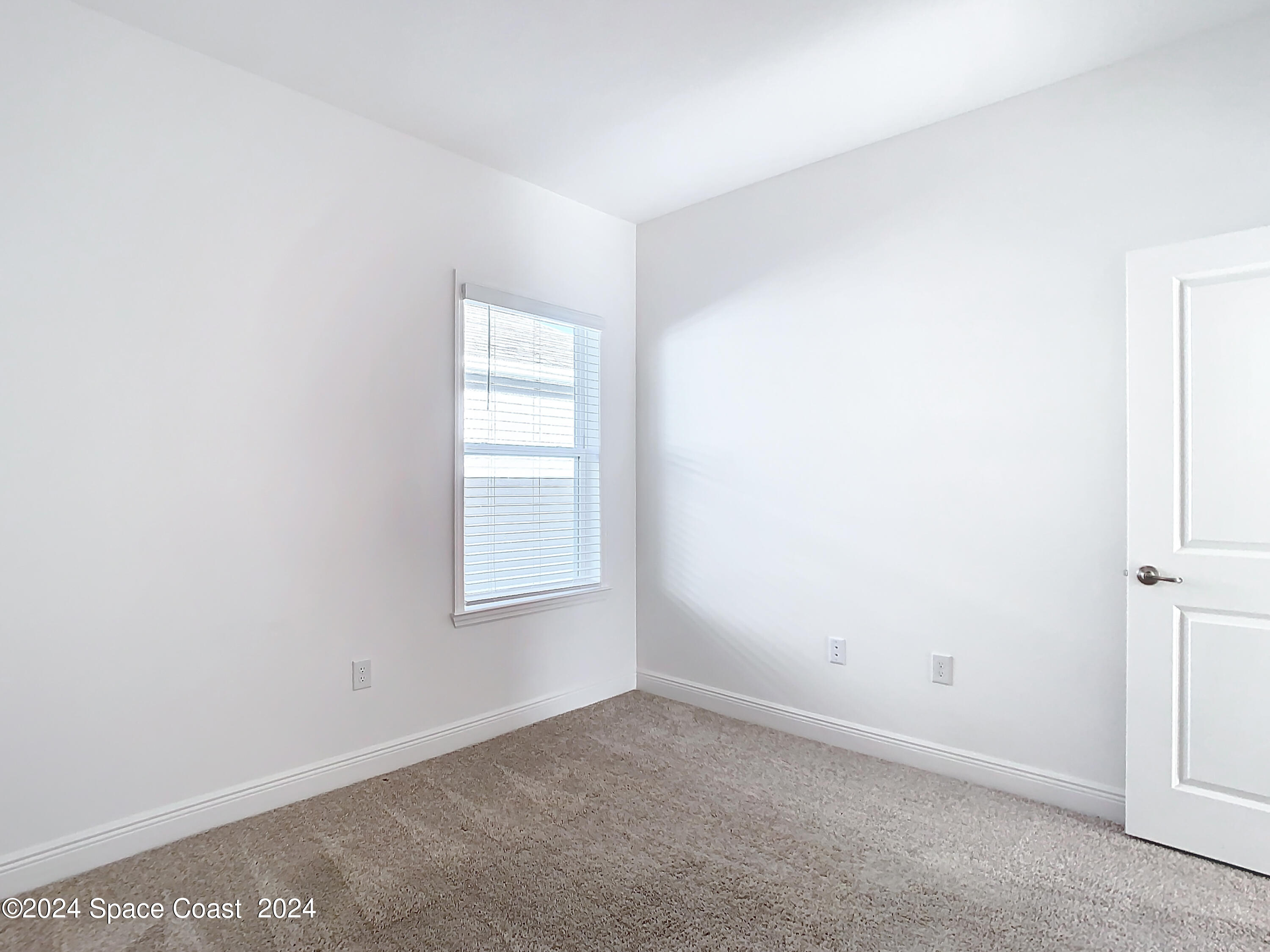 1035 Grantham Lane SE