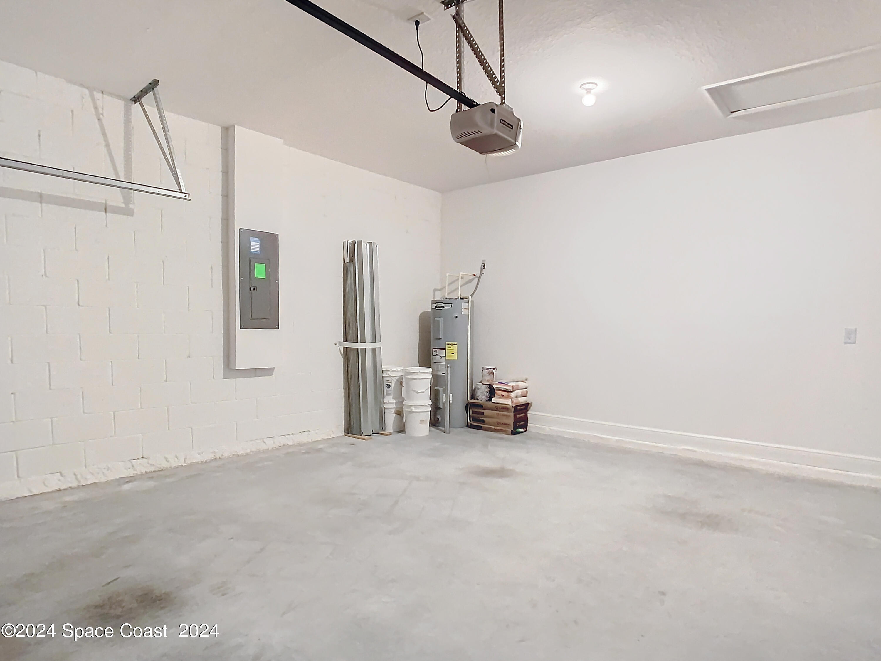 1035 Grantham Lane SE