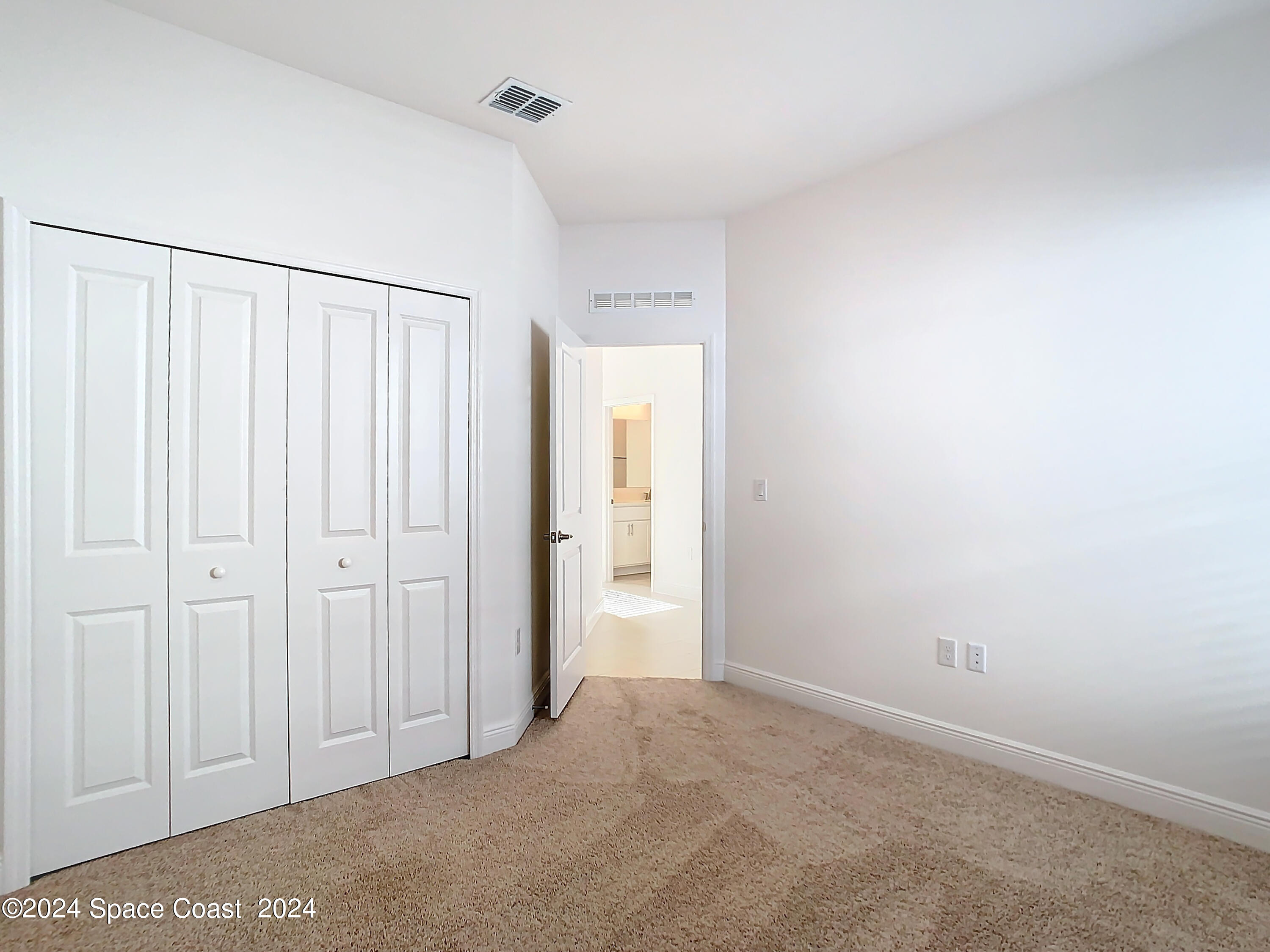 1035 Grantham Lane SE