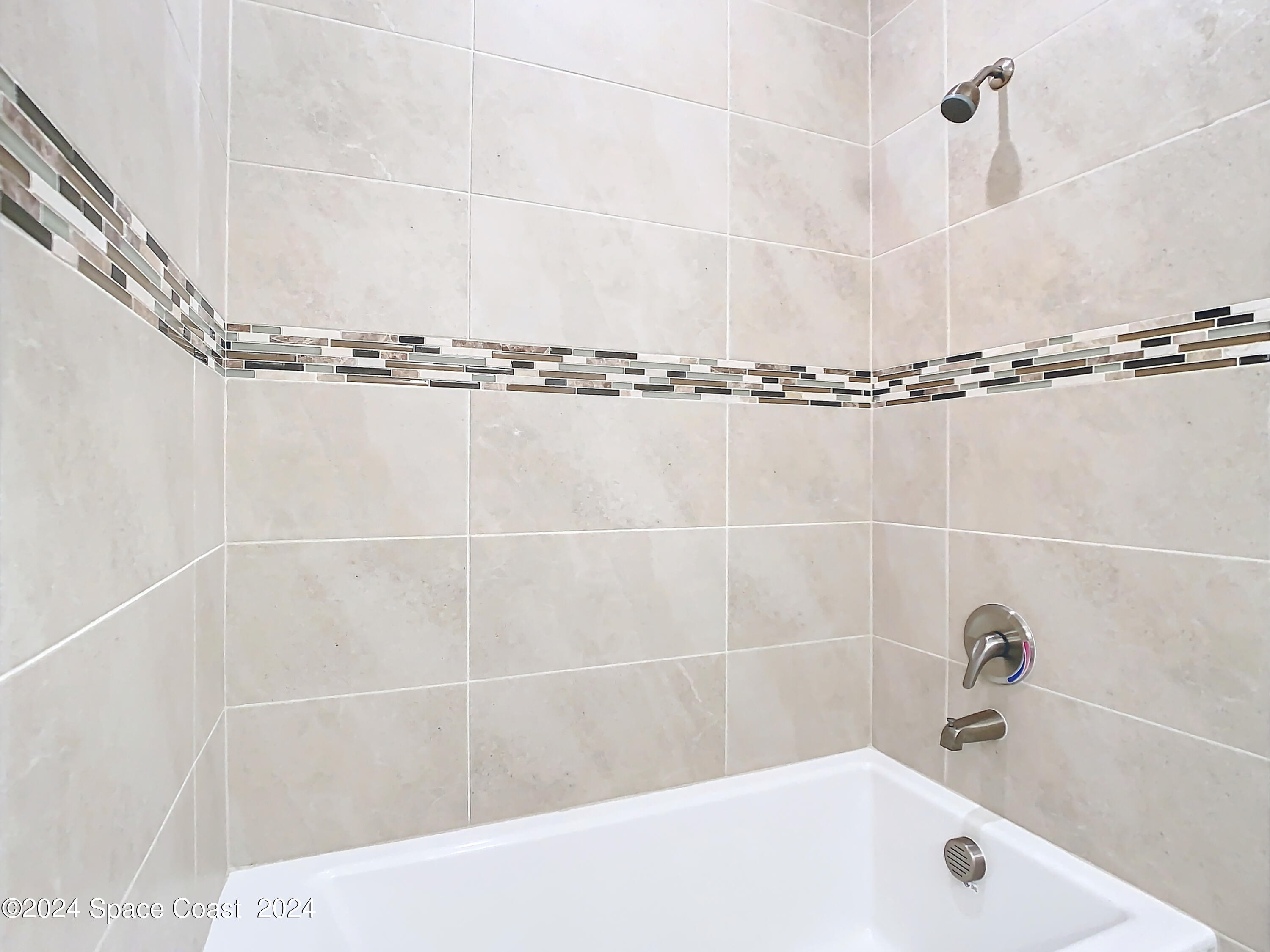 1035 Grantham Lane SE