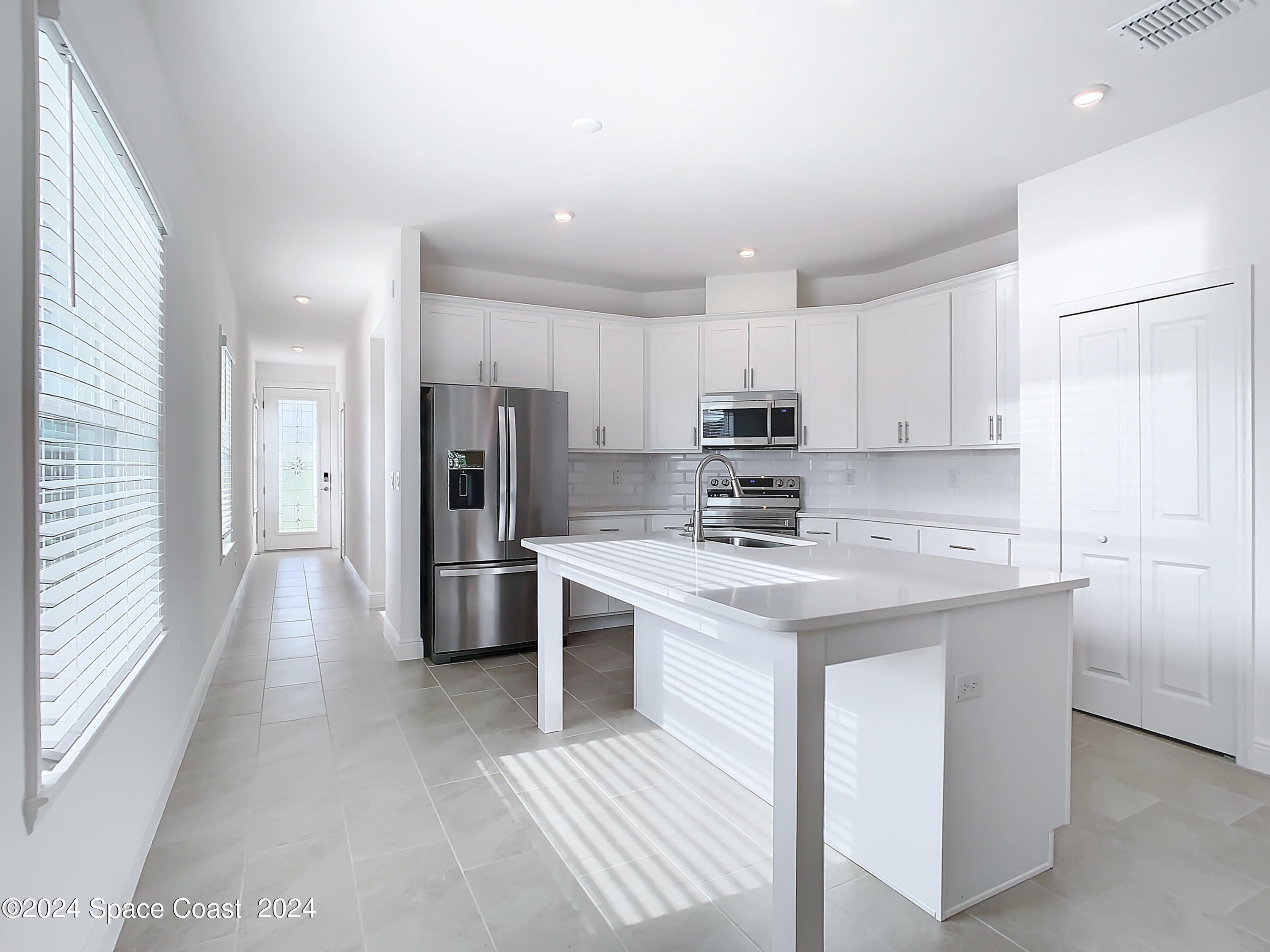 1035 Grantham Lane SE