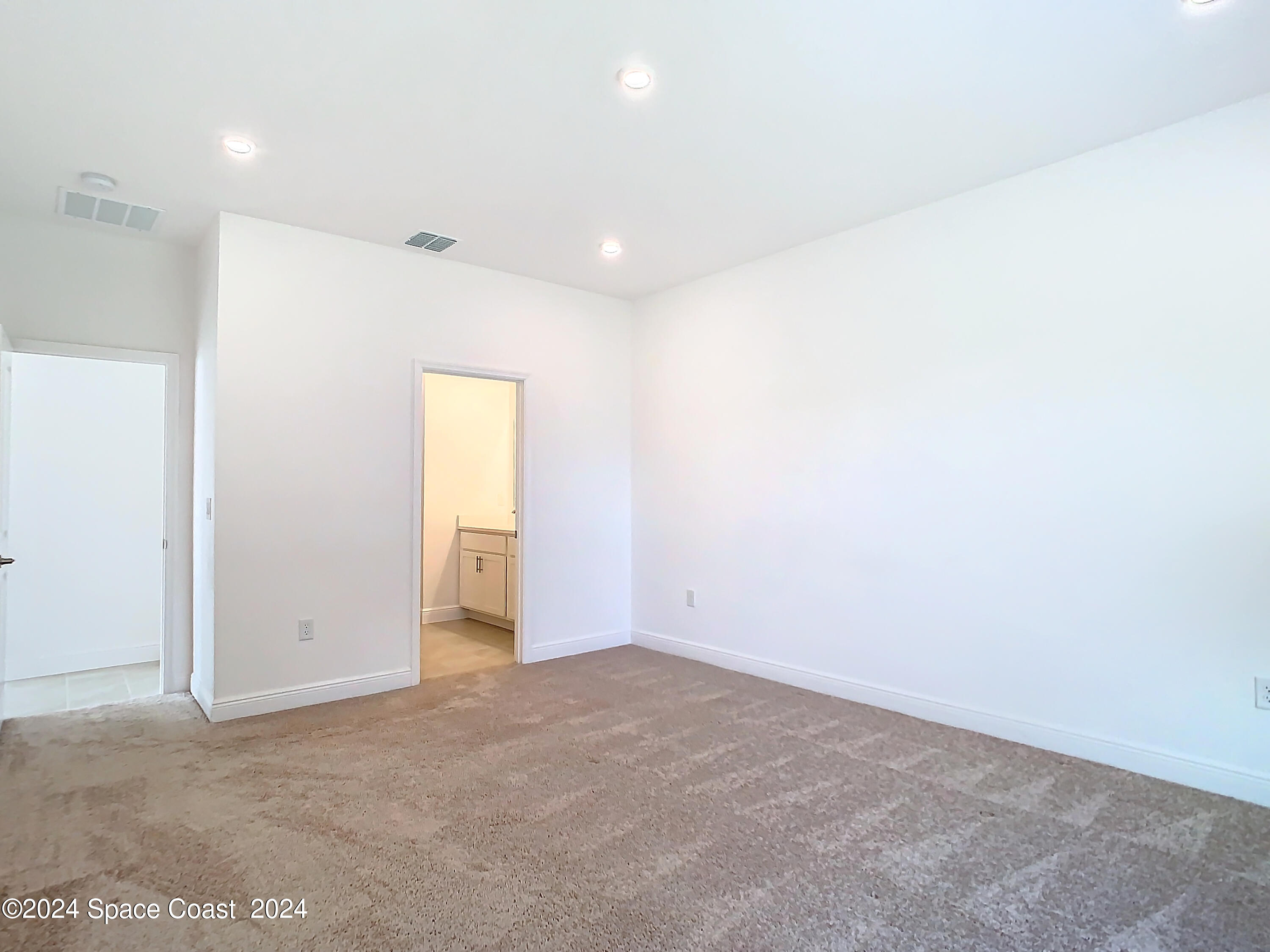 1035 Grantham Lane SE