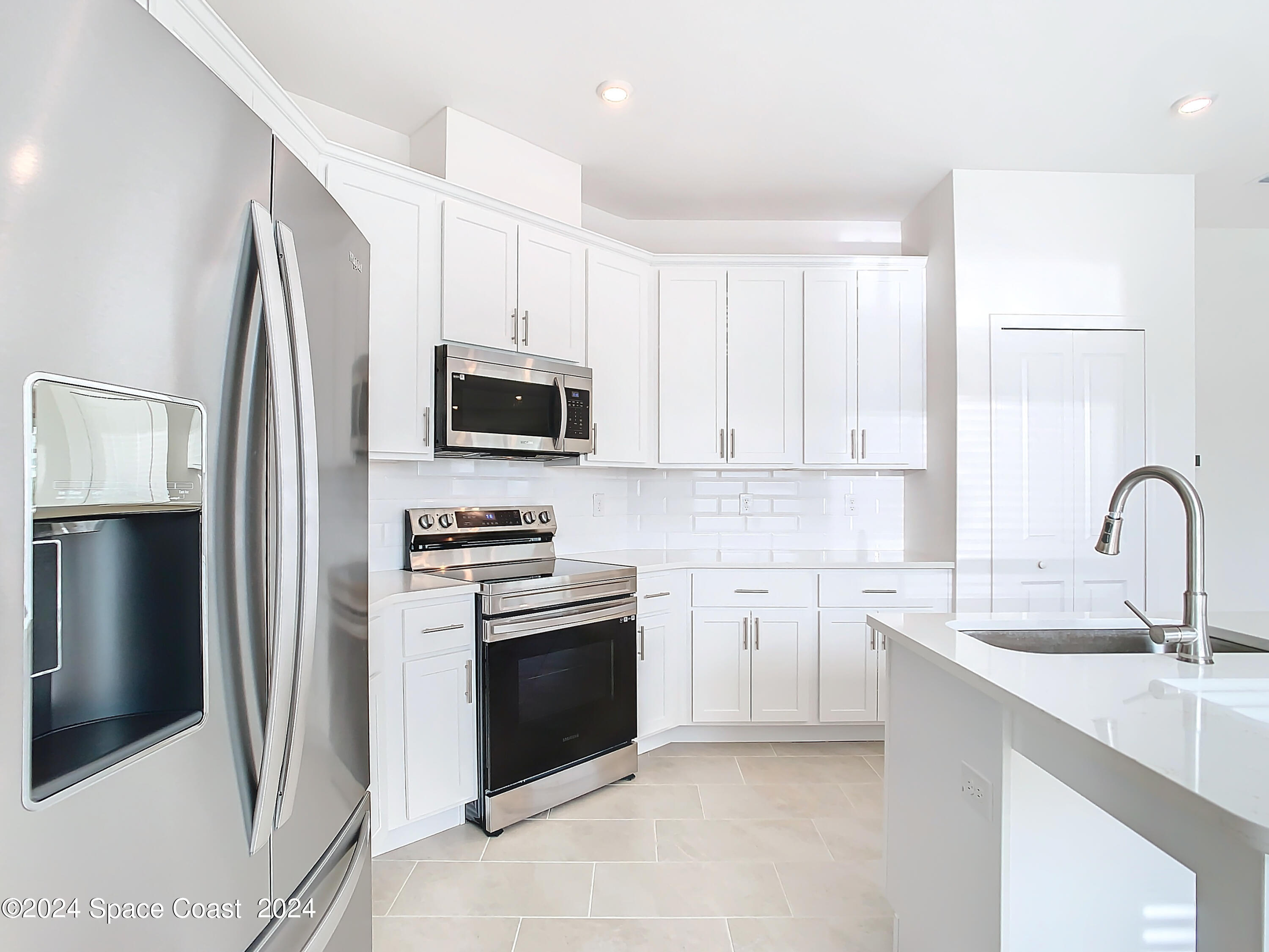 1035 Grantham Lane SE