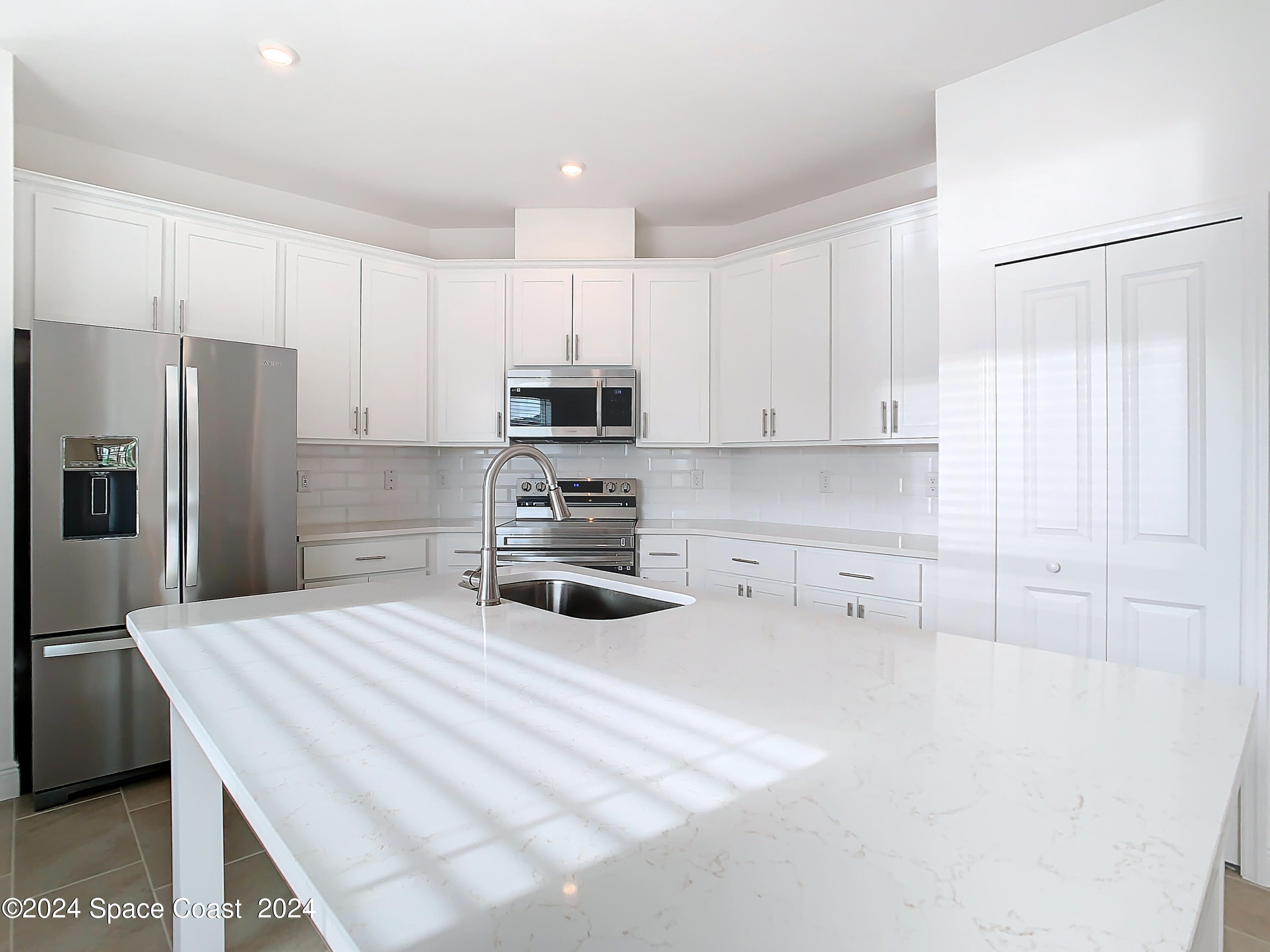 1035 Grantham Lane SE