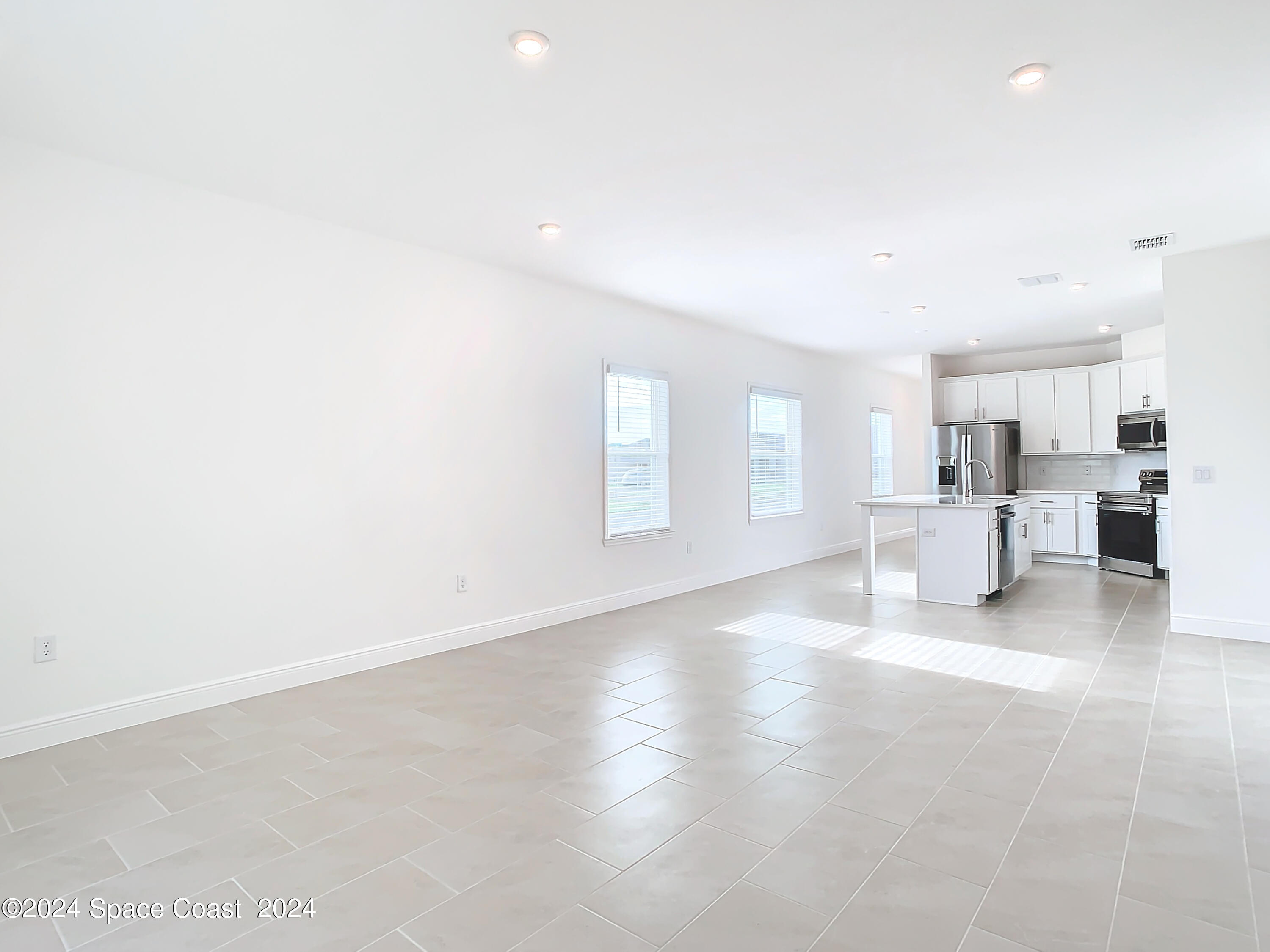 1035 Grantham Lane SE