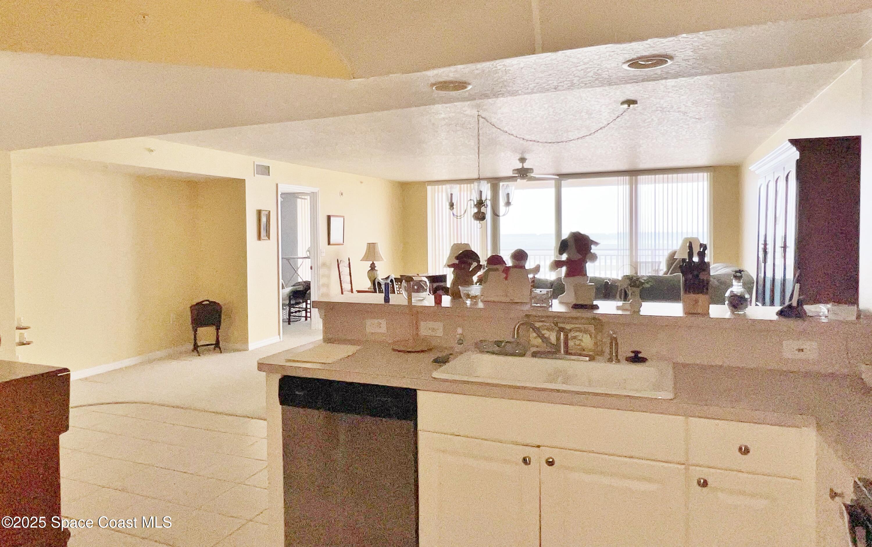 1941 Highway A1a, 405