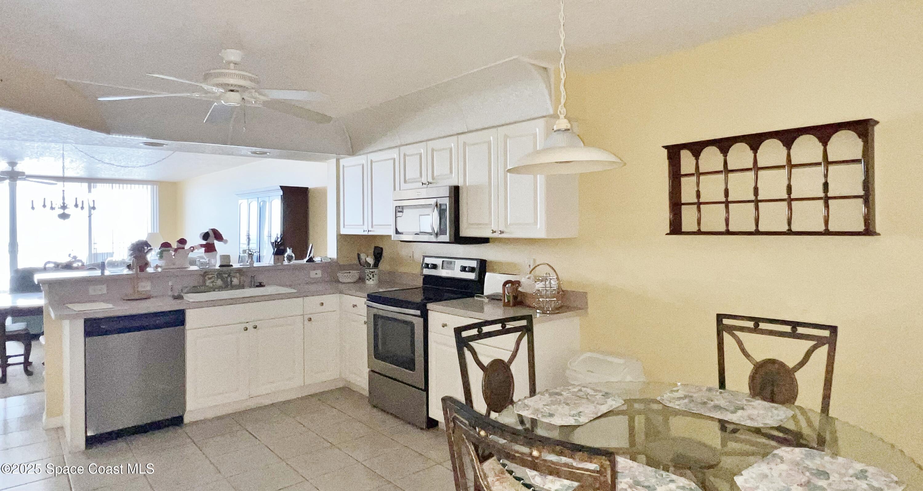 1941 Highway A1a, 405