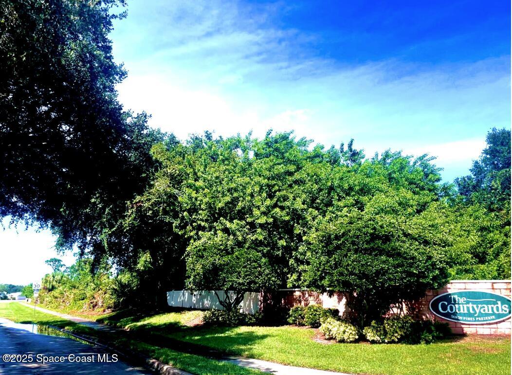 2226 Redwood Circle NE