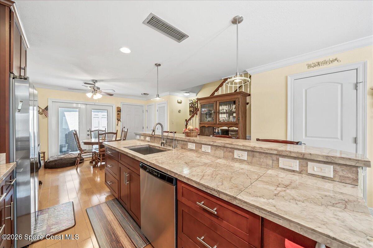 1412 Club Gardens Drive NE