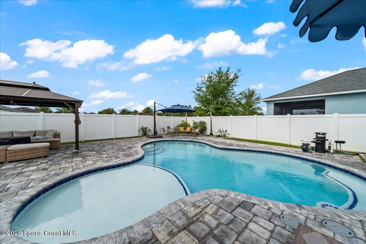 524 Corbin Circle SW