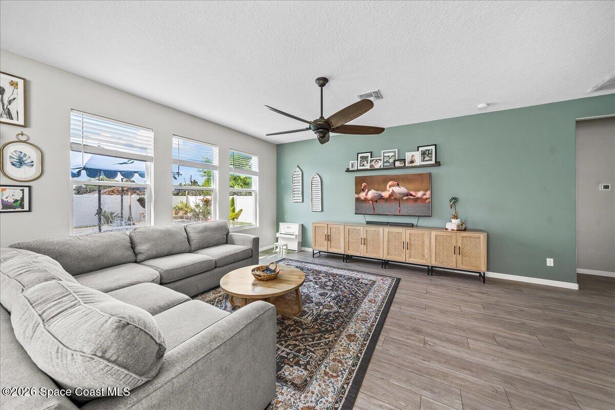 524 Corbin Circle SW