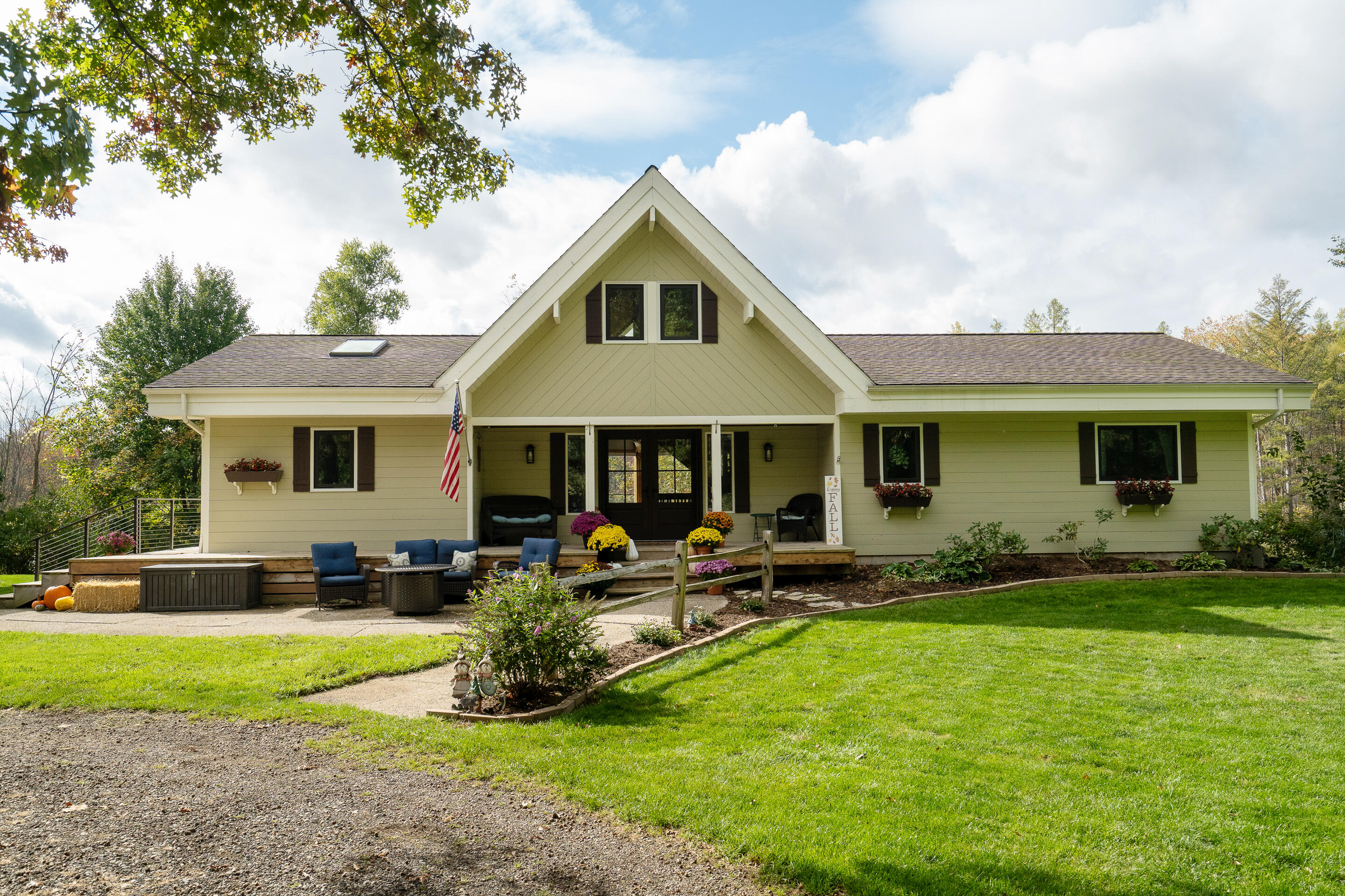 9710 11 Mile Road NE