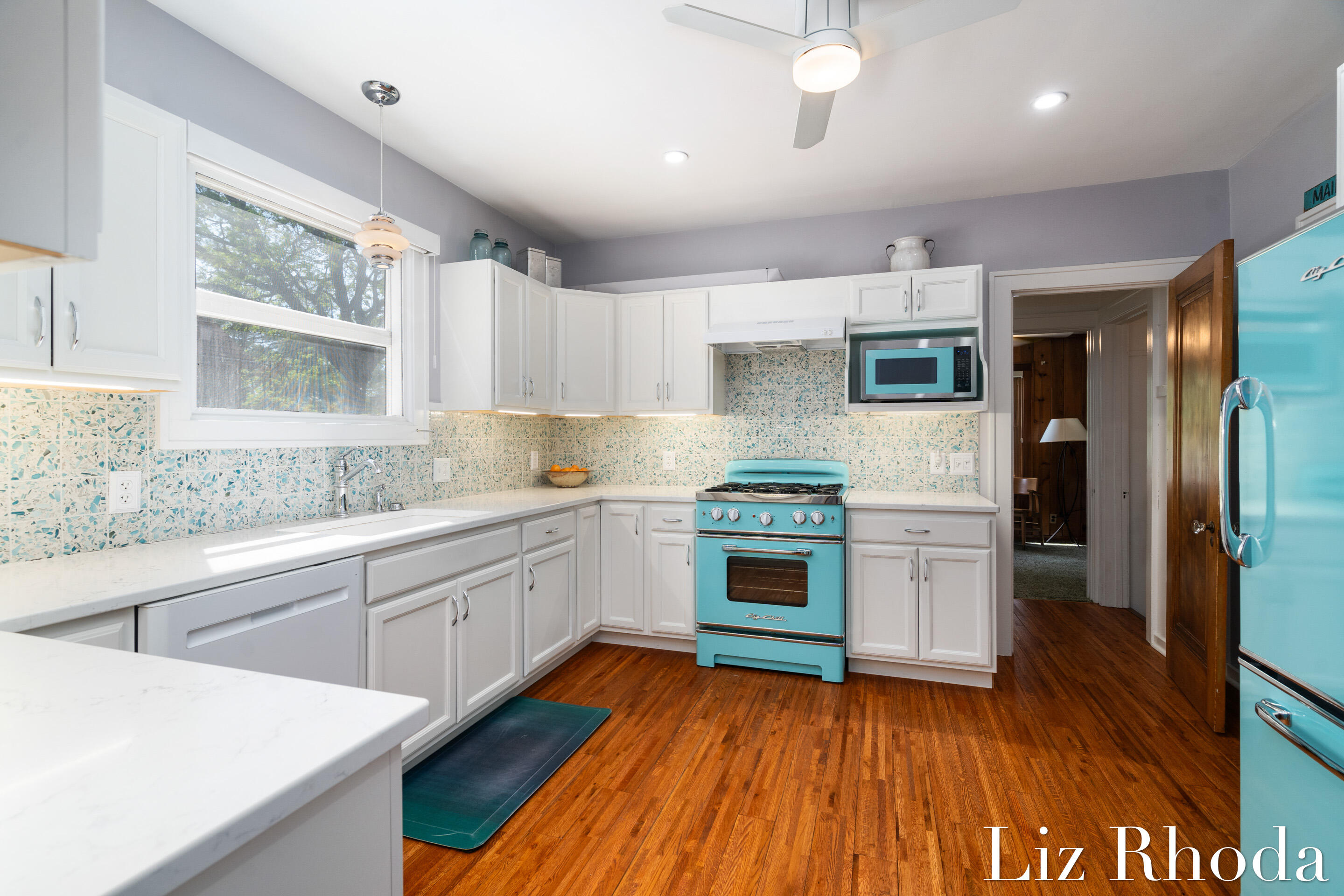 832 Dorroll Street NE