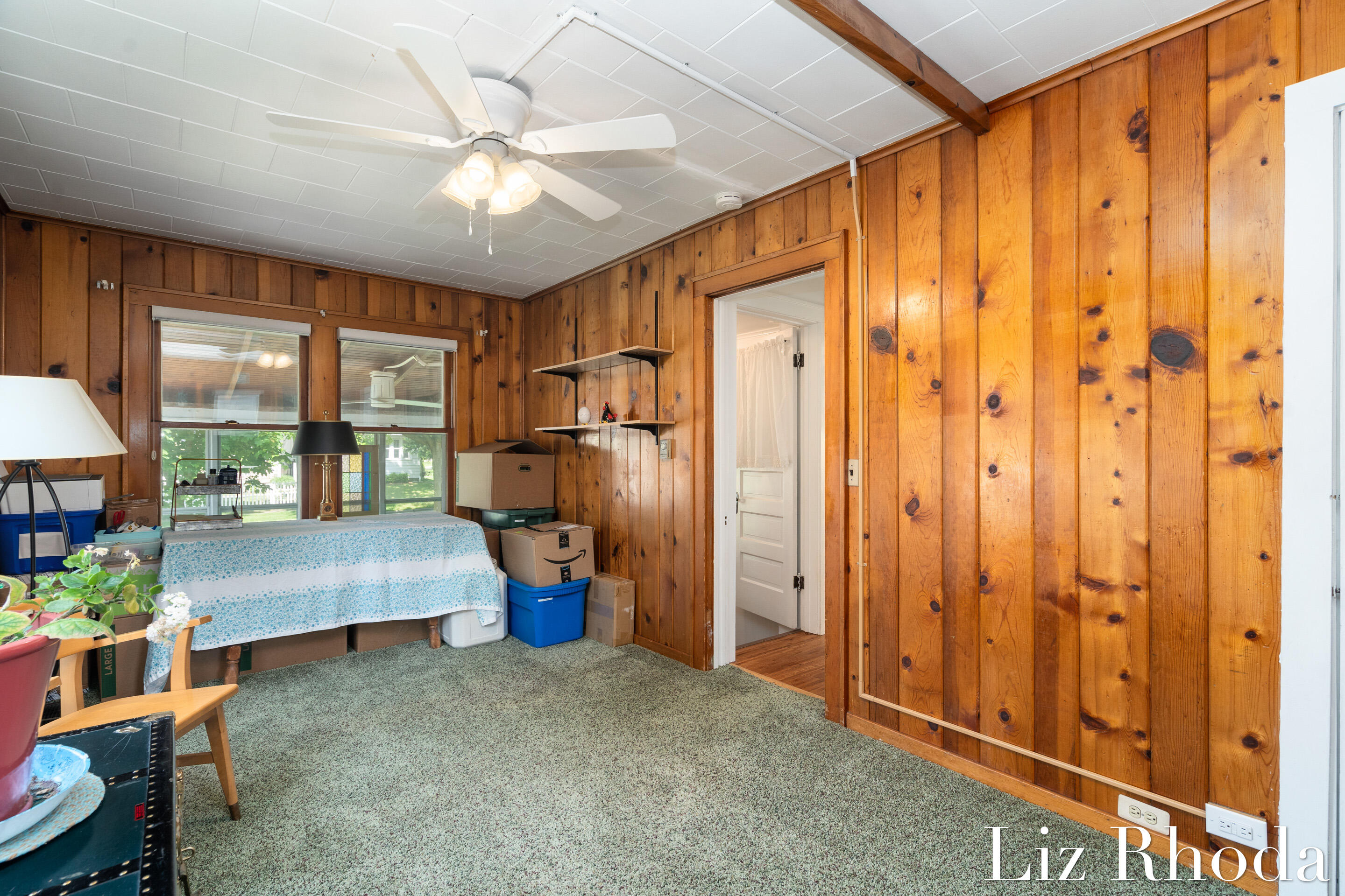 832 Dorroll Street NE