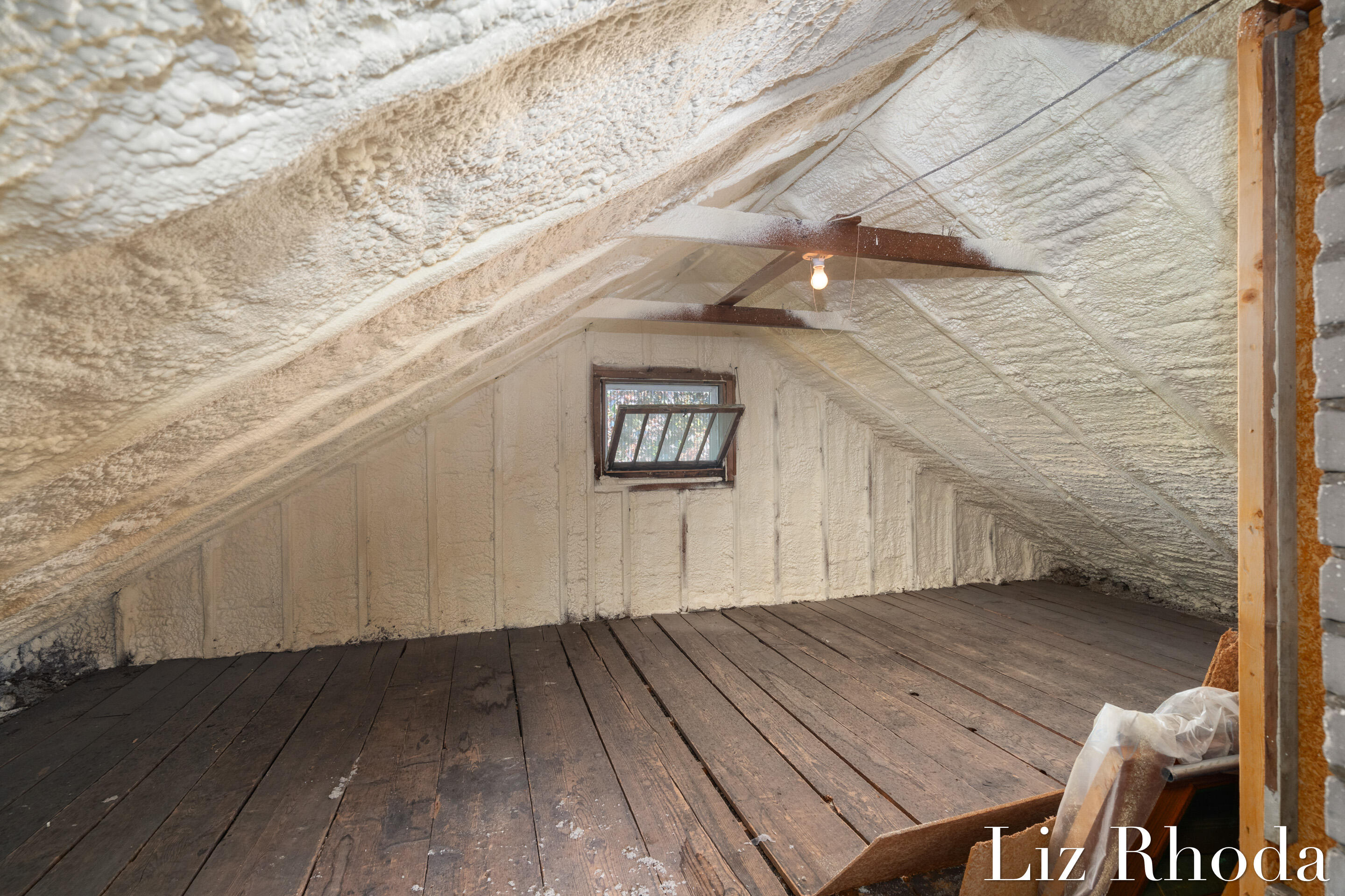 832 Dorroll Street NE