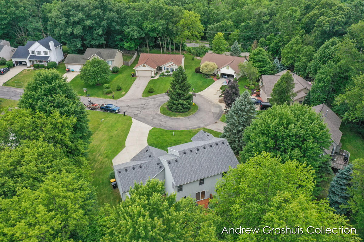 2214 Christine Court SE