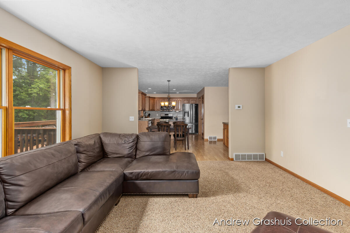 2214 Christine Court SE