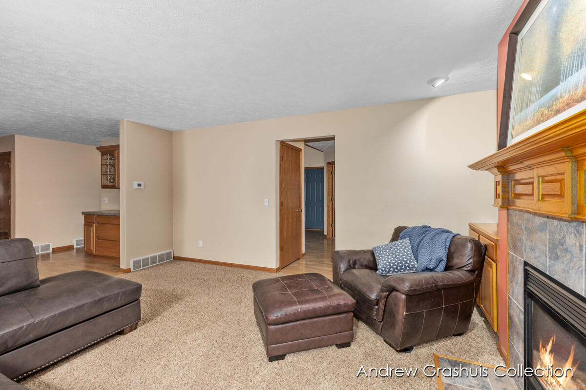 2214 Christine Court SE