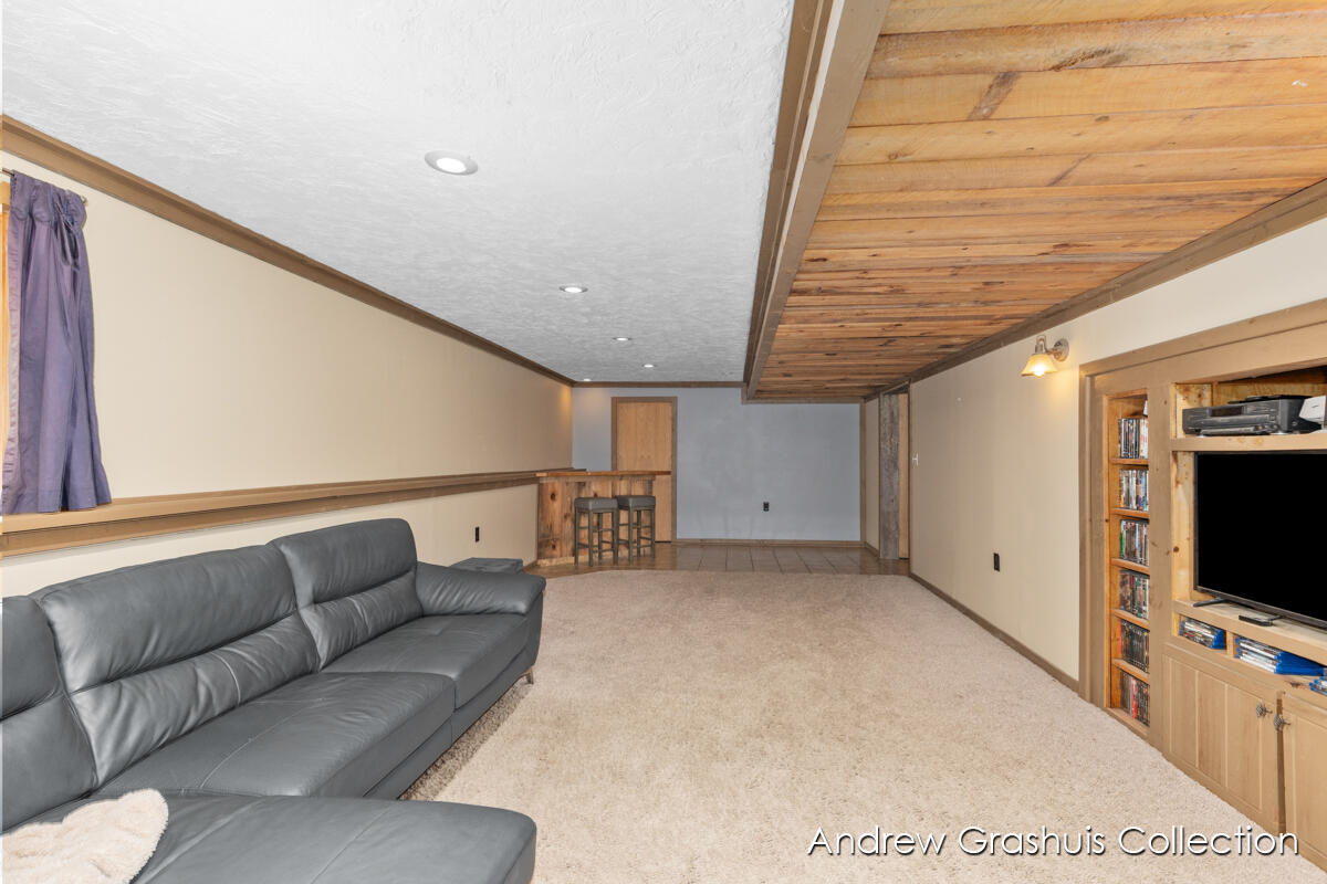 2214 Christine Court SE